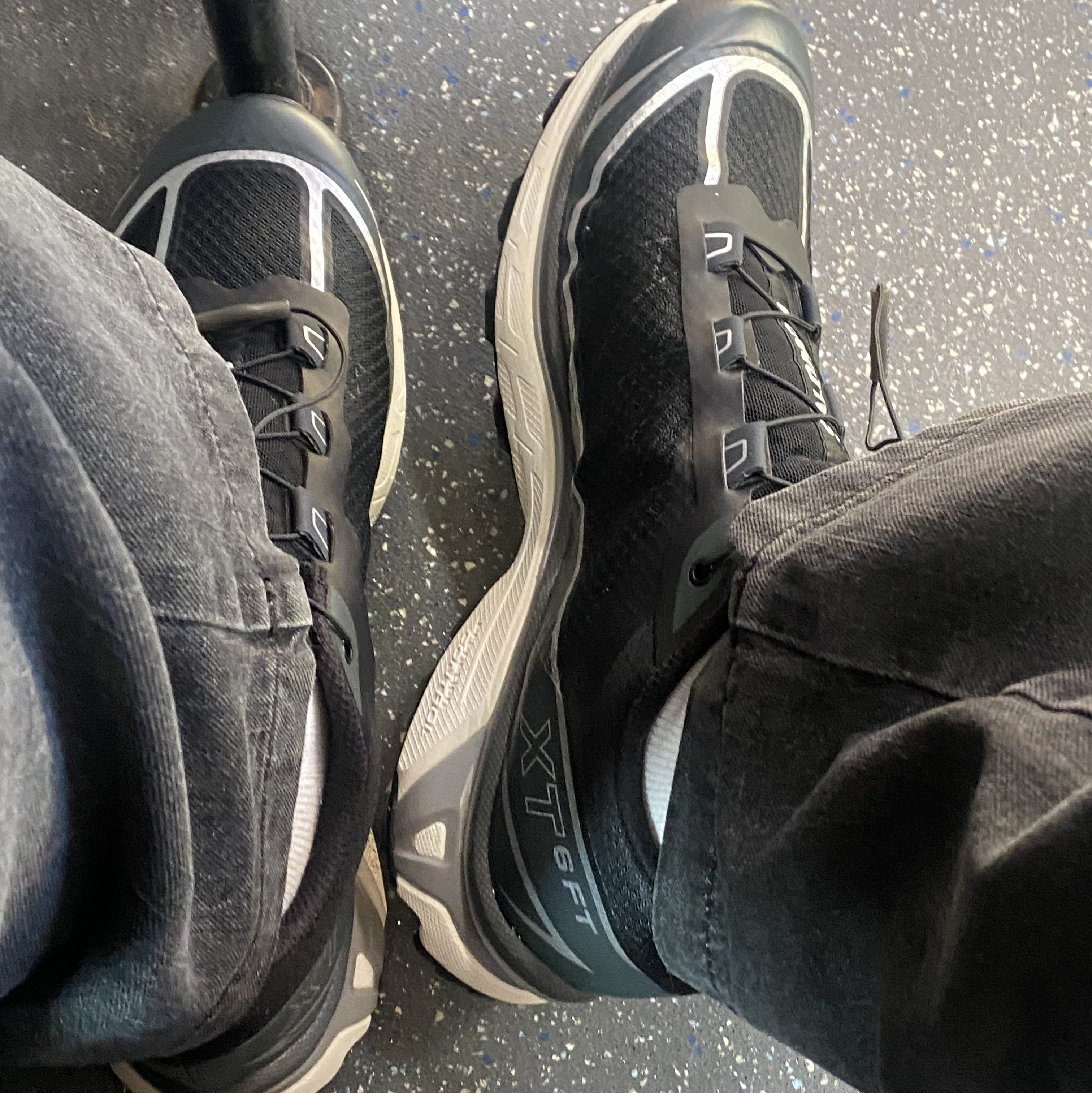 Salomon XT-6 FT Black Ebony 착용 스타일