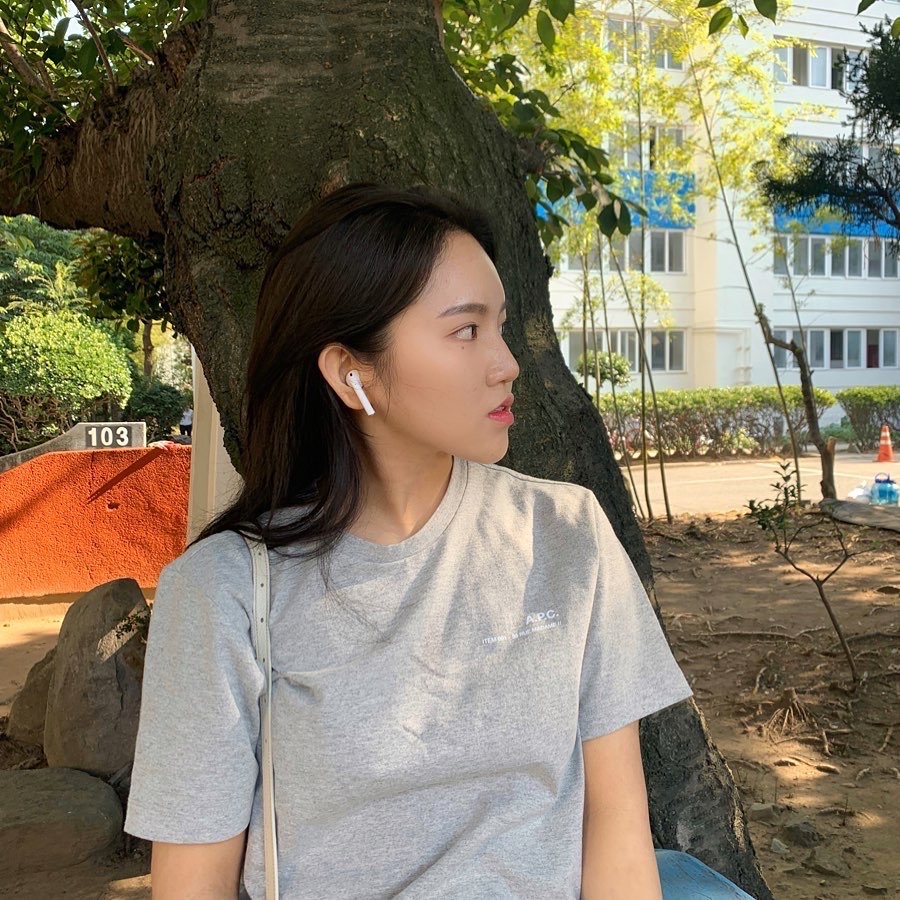(W) A.P.C. Item T-Shirt Heather Grey, A.P.C. Item T-Shirt Heather Grey 착용 스타일