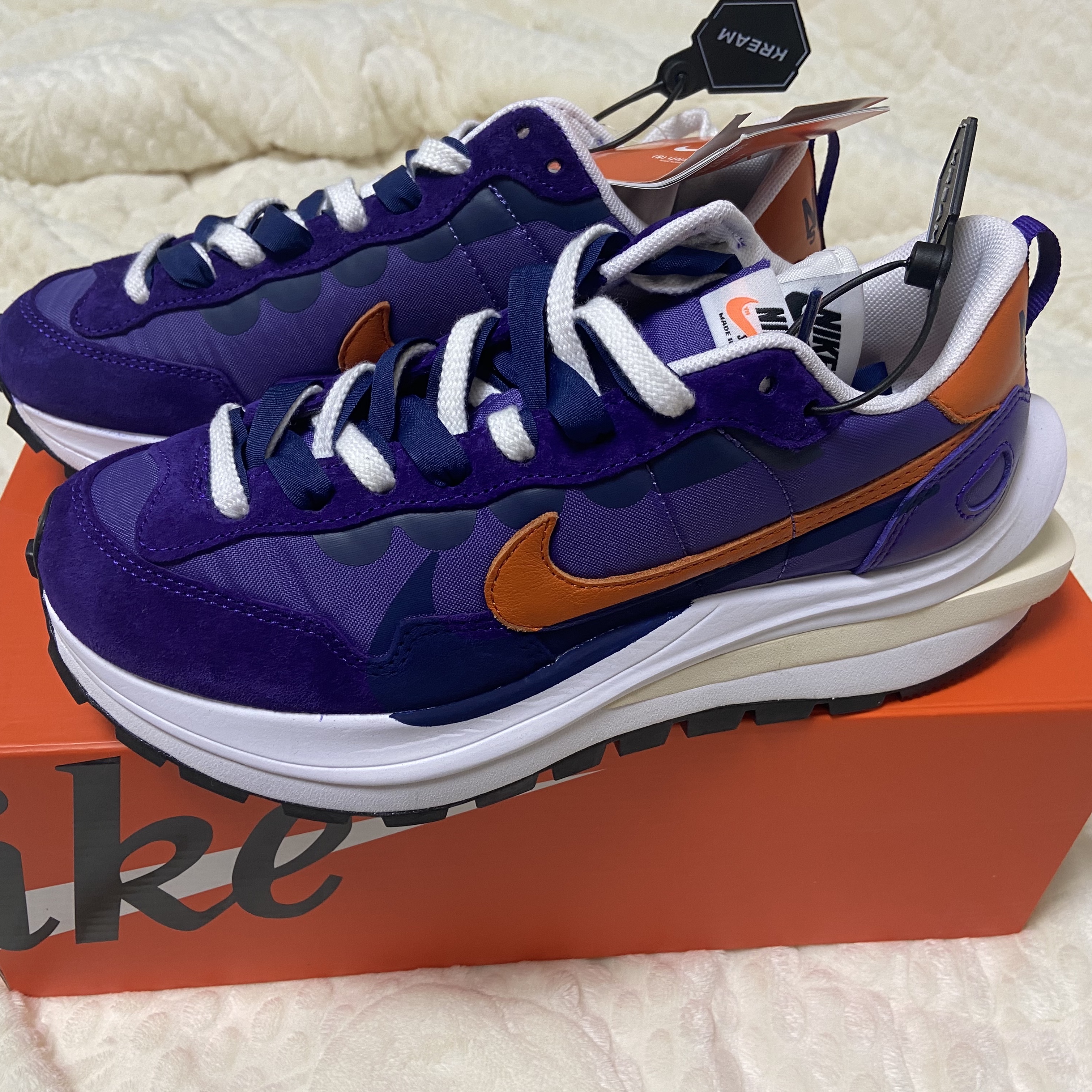 Nike x Sacai VaporWaffle Dark Iris 착용 스타일