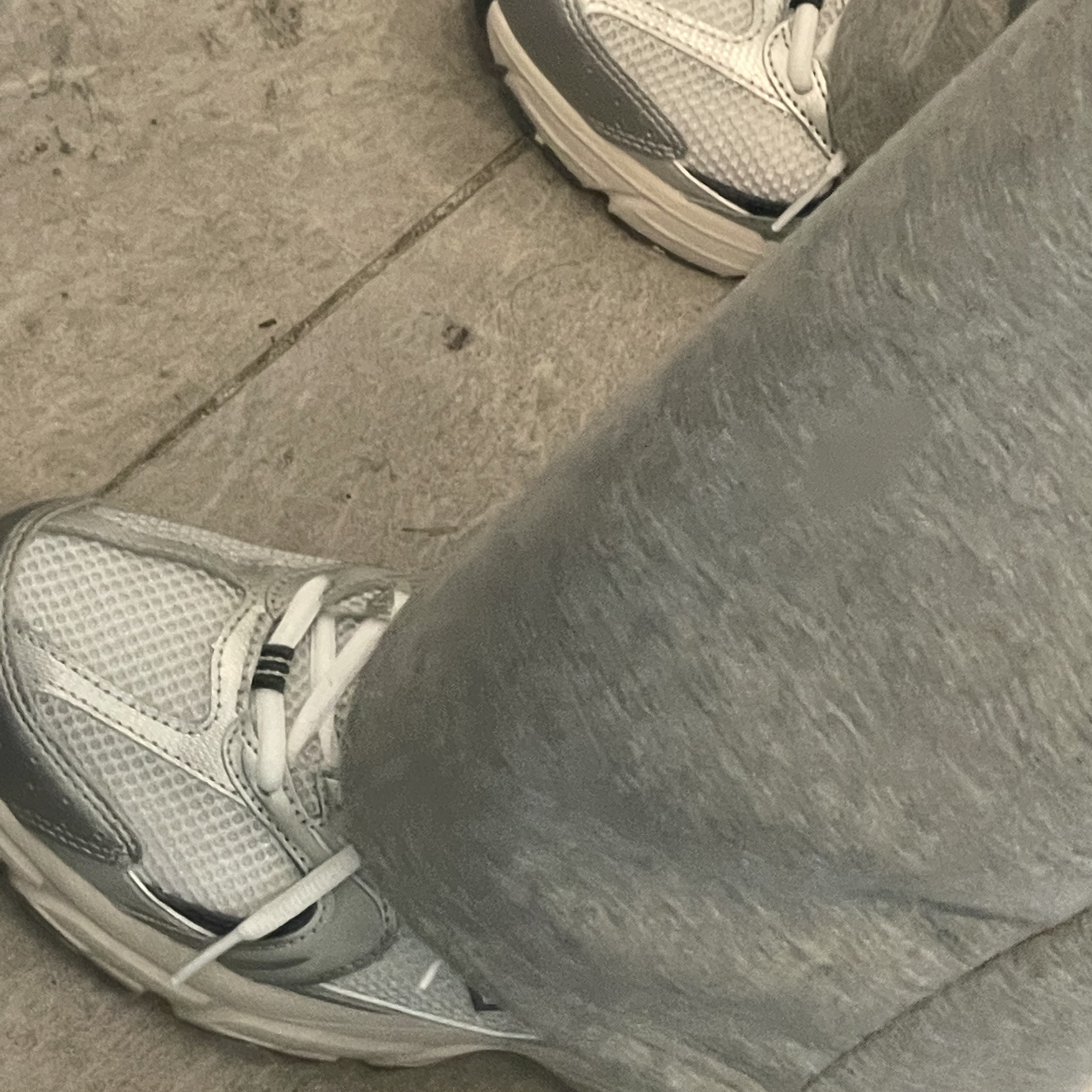 New Balance 530 Steel Grey 착용 스타일