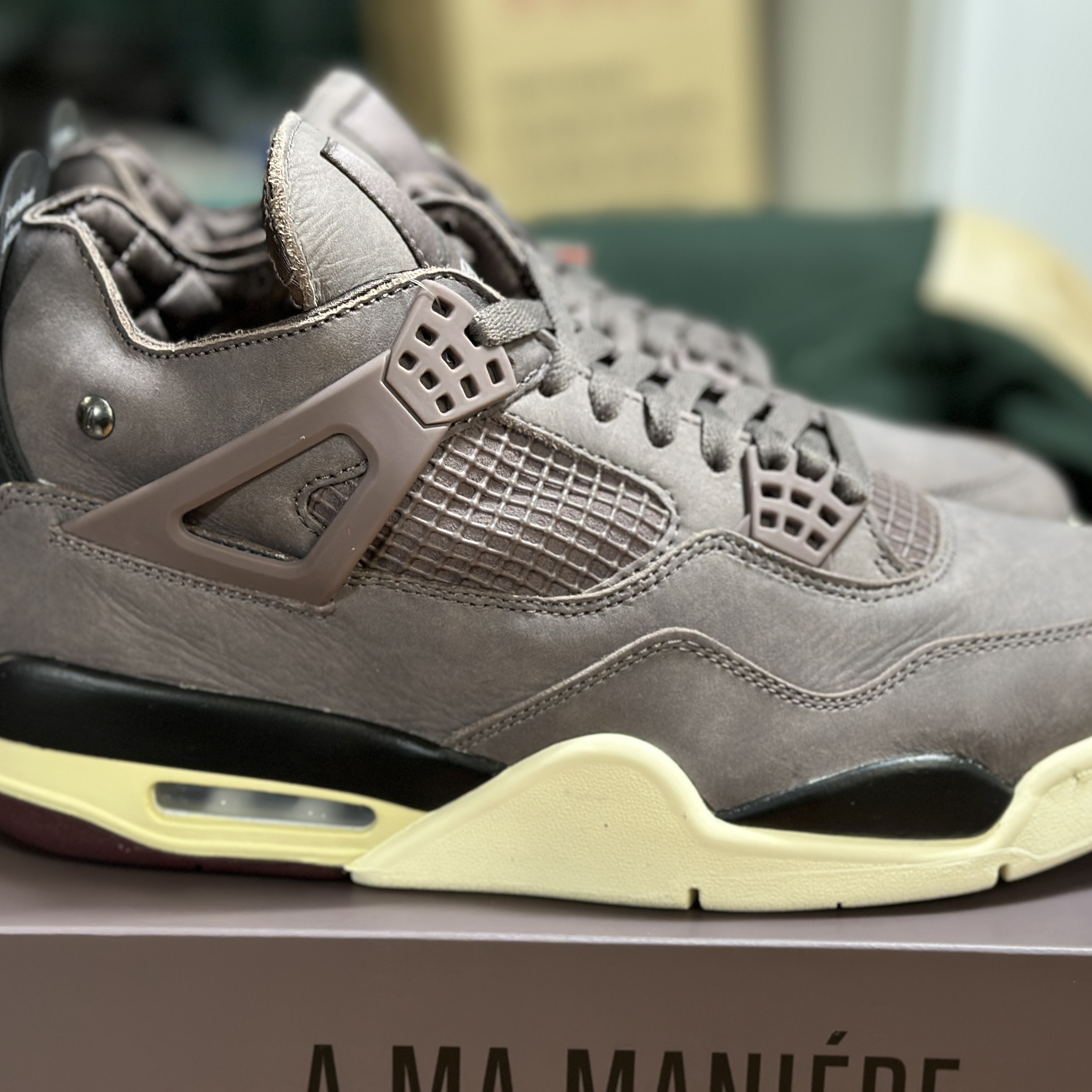 Jordan 4 x A Ma Maniere Retro Violet Ore 착용 스타일