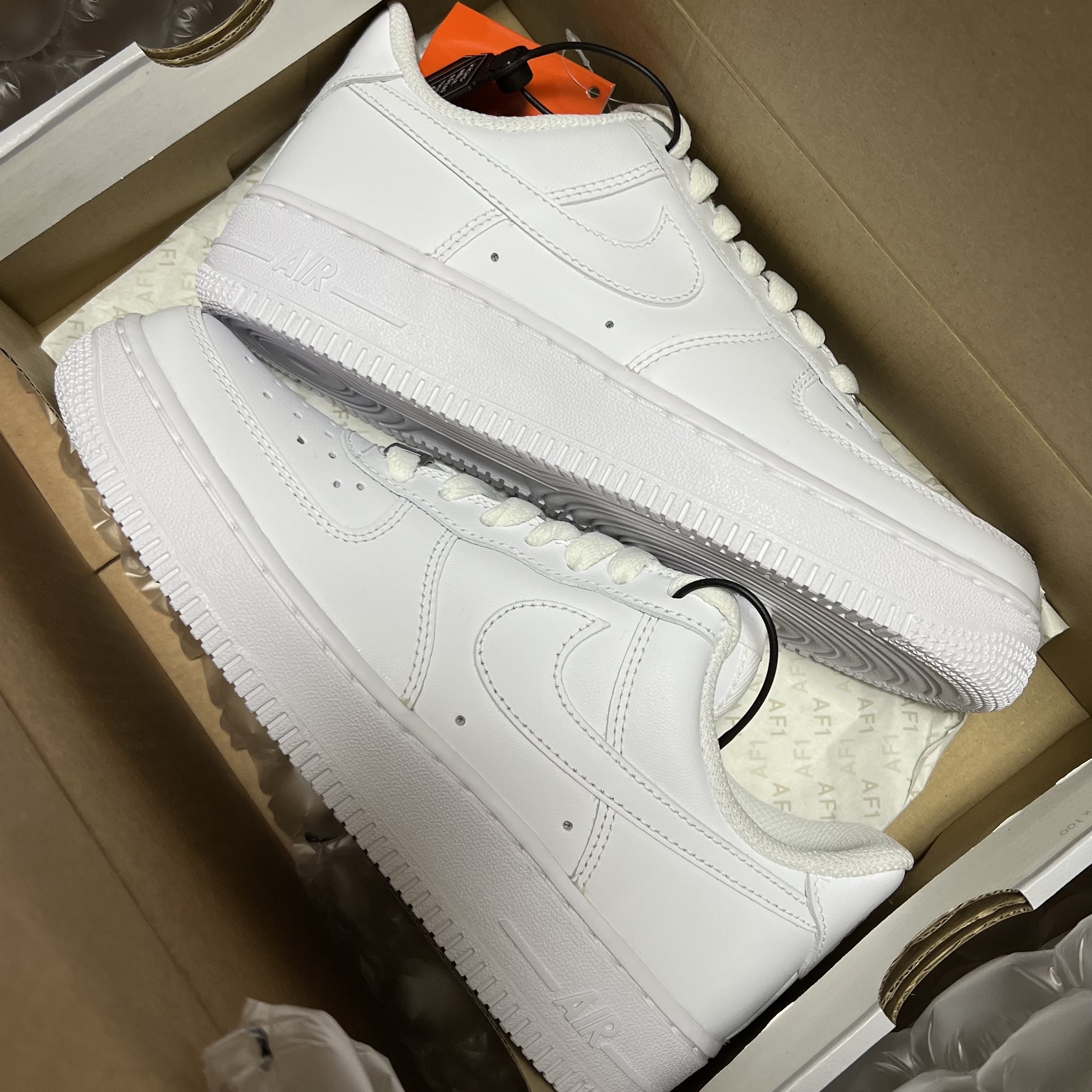 (W) Nike Air Force 1 '07 Low White 착용 스타일