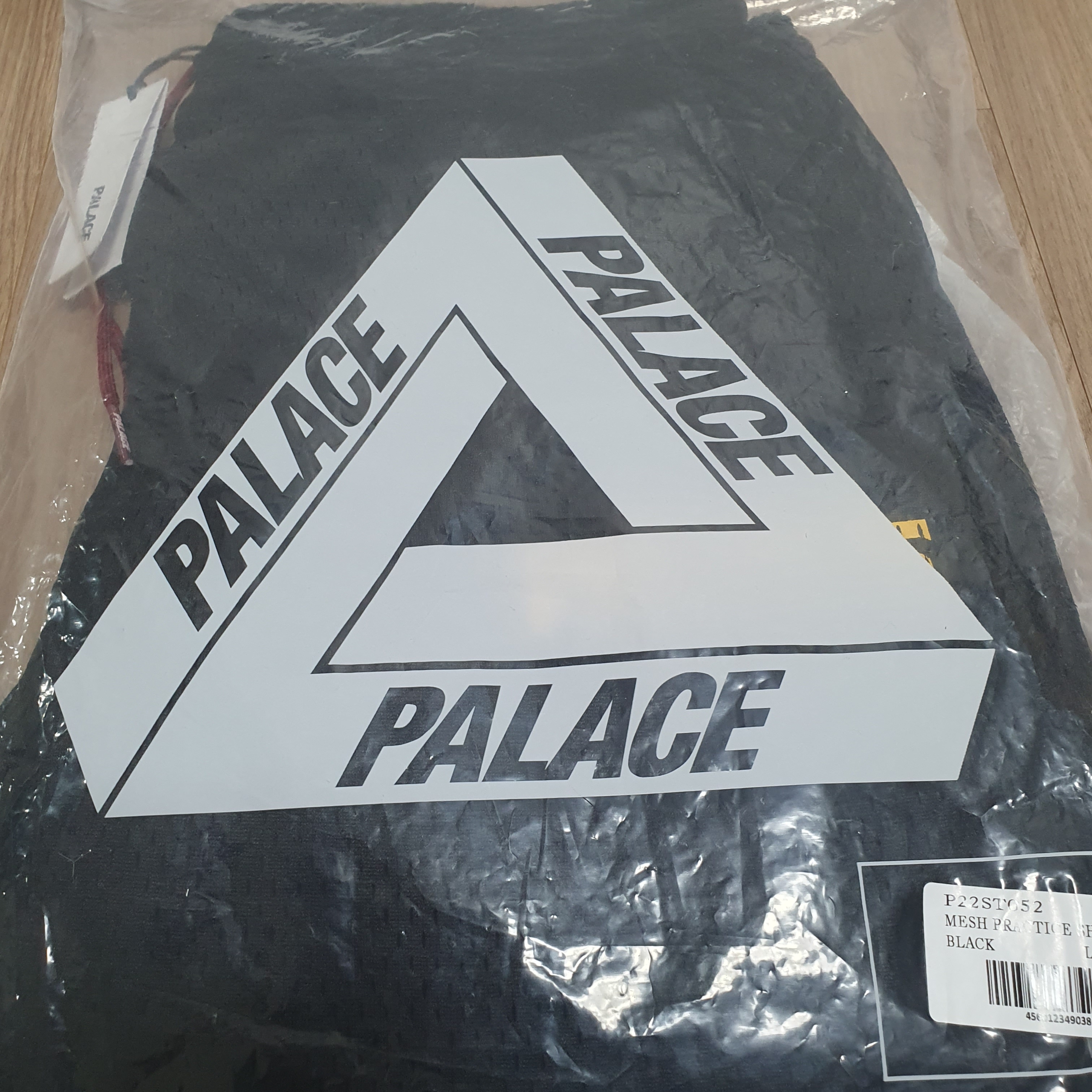 Palace Mesh Practice Shorts Black - 22SS 착용 스타일 - 1