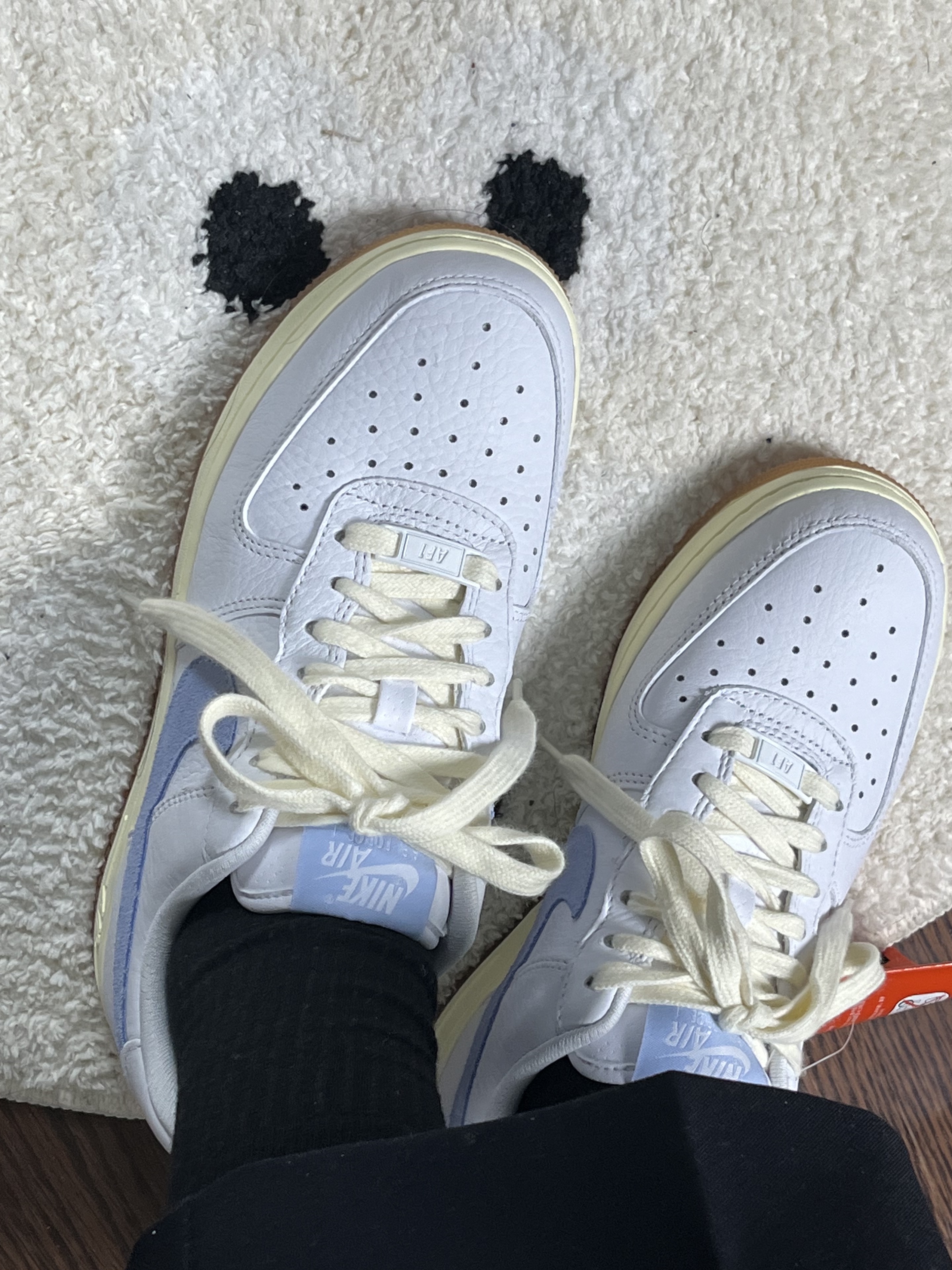 (W) Nike Air Force 1 '07 White Alabaster 착용 스타일 - 1