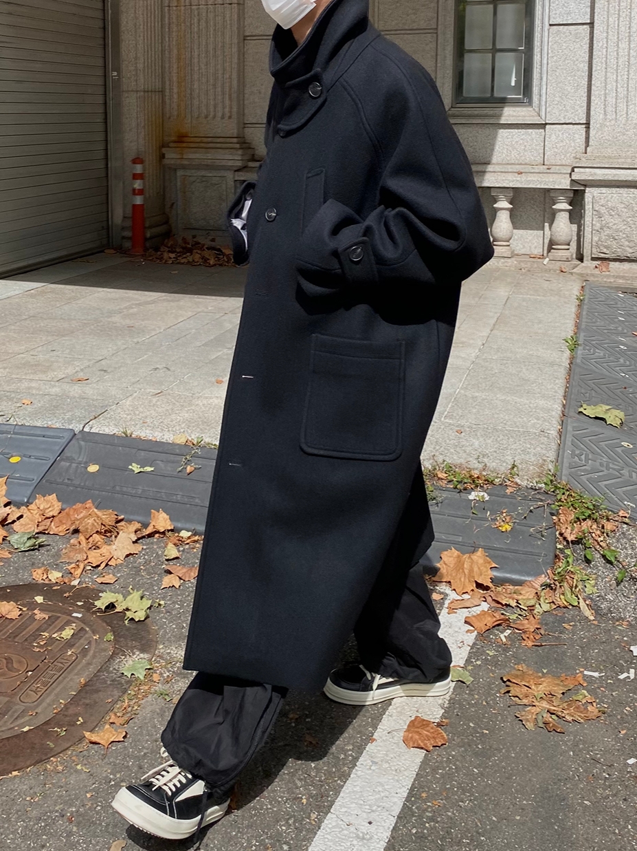 Undermycar Legion.02 Balmacaan Oversized Wool Coat Black 착용 스타일 - 2