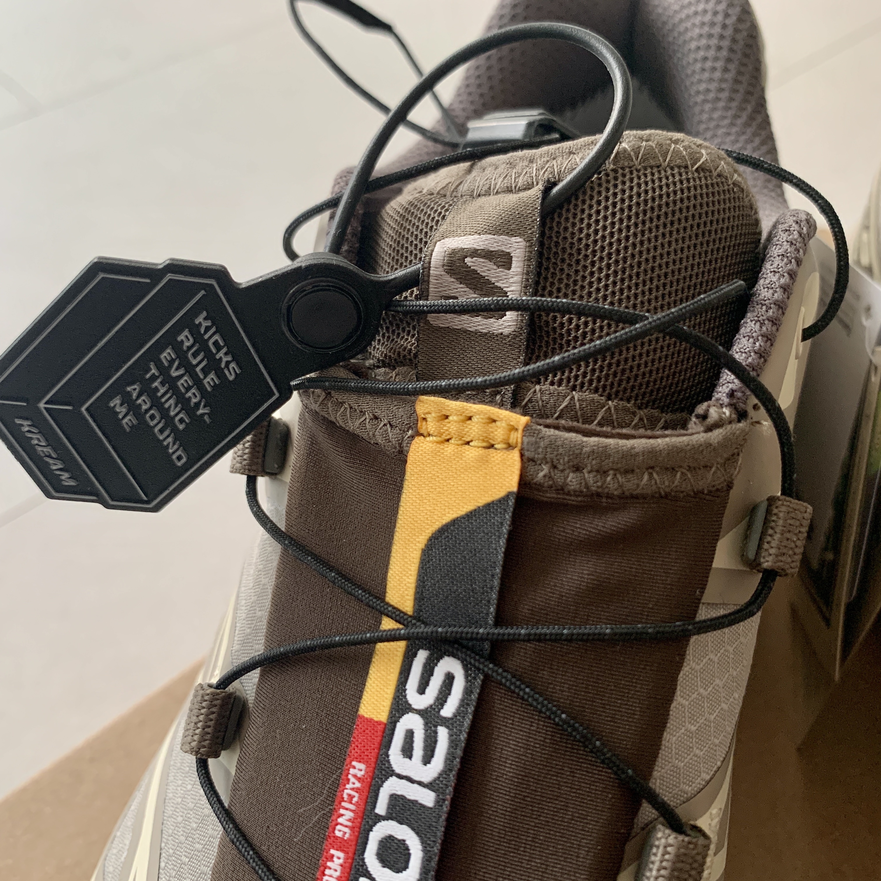 Salomon XT-6 Gore-Tex Vintage Khaki 착용 스타일 - 2