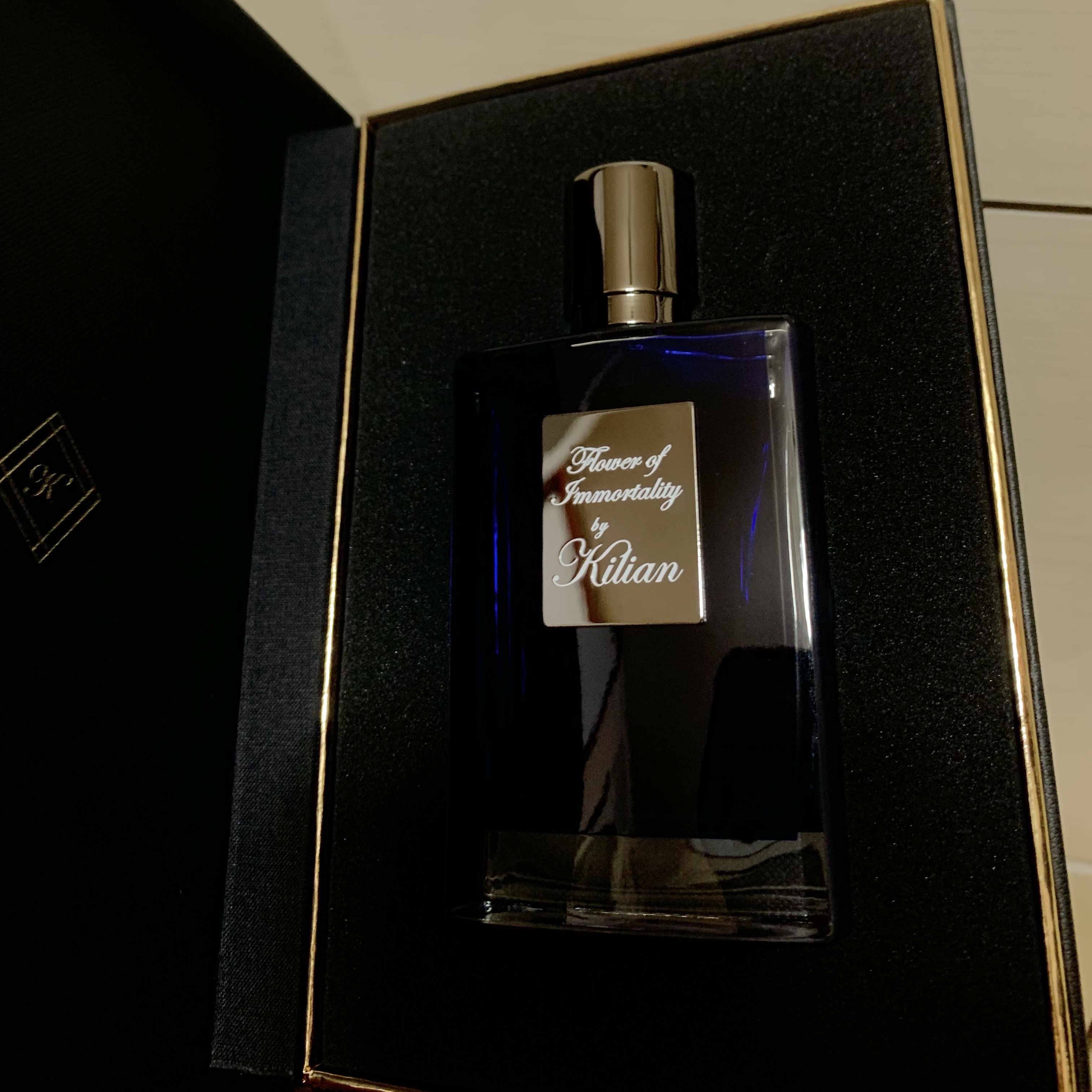 Kilian Flower of Immortality 50ml, Tom Ford Lost Cherry Eau De Parfum 100ml 착용 스타일 - 1