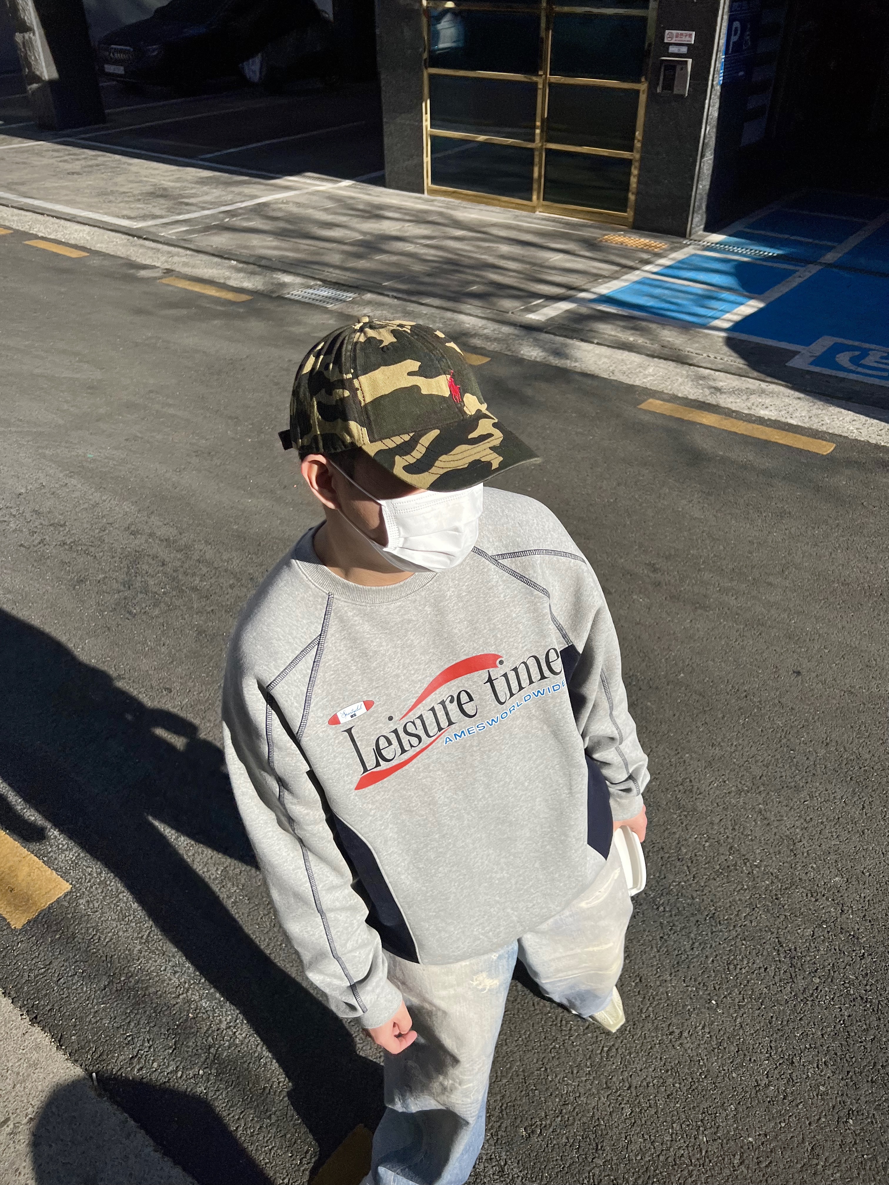 (W) Our Legacy Full Cut Digital Denim Print, Apple AirPods Max Lightning Silver (Korean Ver.) 착용 스타일 - 2