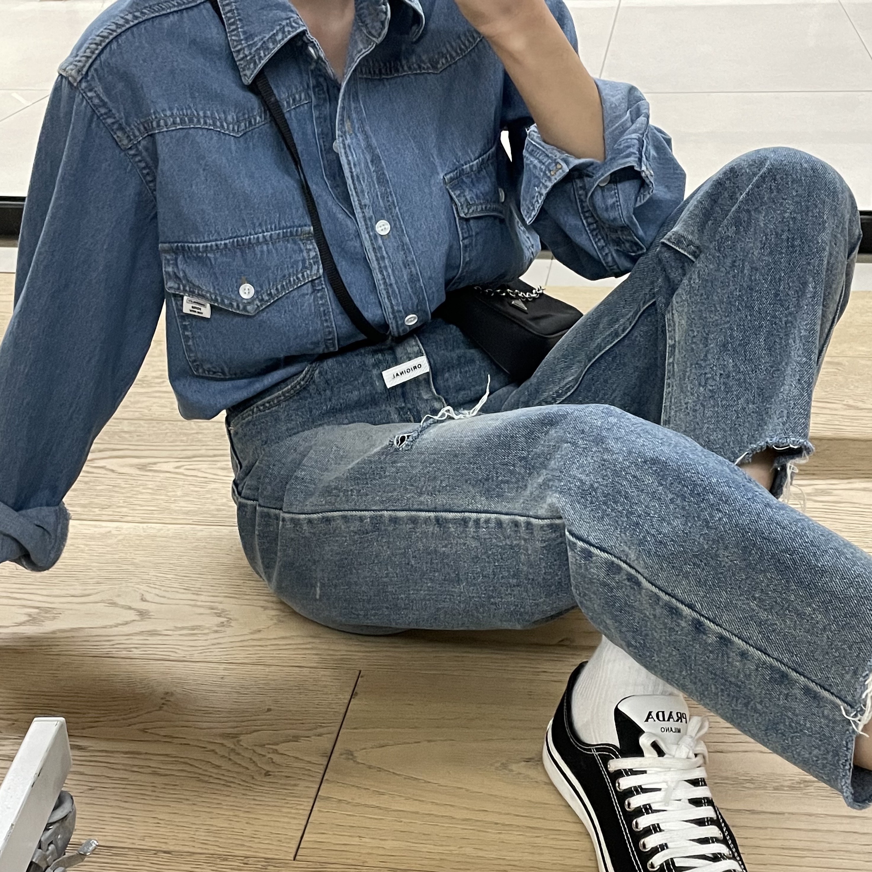 (W) Prada Gabardine Fabric Sneakers Black White 착용 스타일