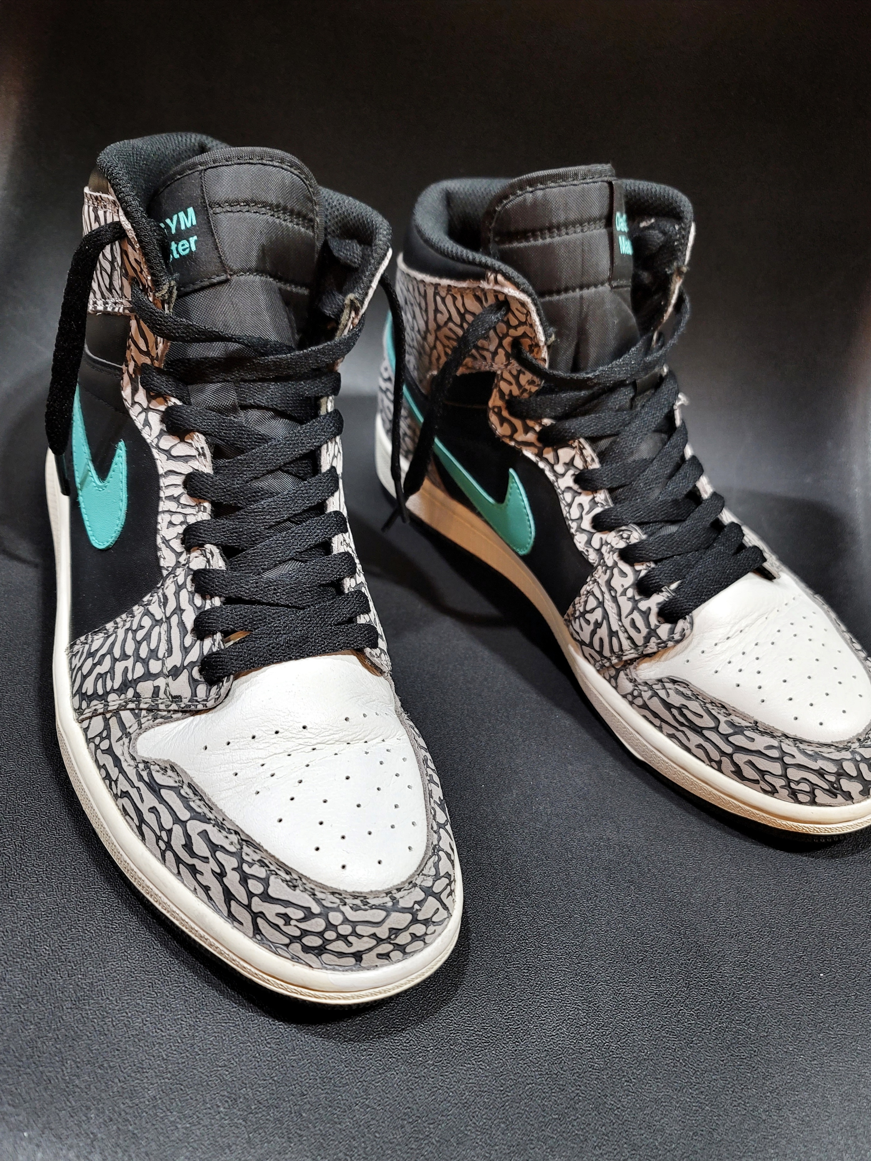 Jordan 1 Retro High Black Elephant Print 착용 스타일