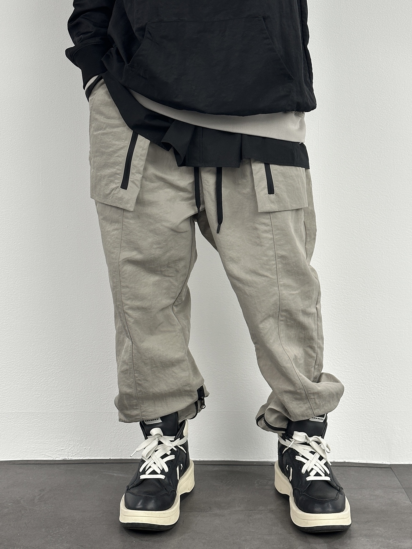 Converse x Drkshdw Turbowpn Black Cream 착용 스타일 - 1