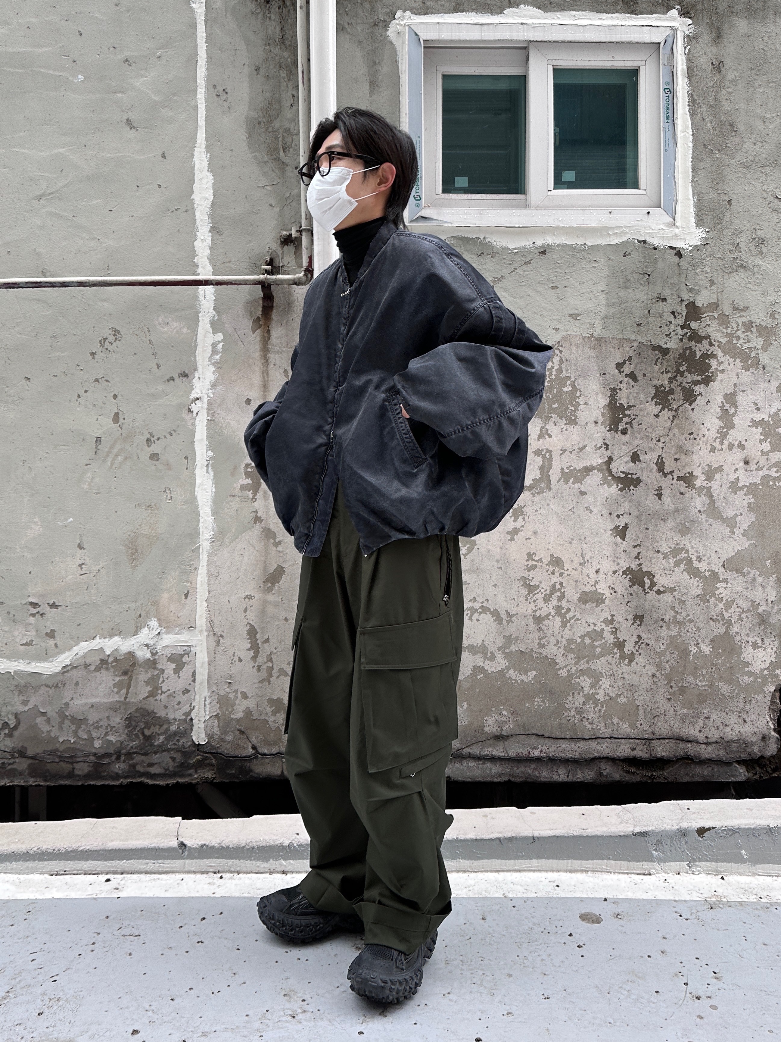 Nonnod x Undermycar Esker Jacket Distressed Midnight, Balenciaga Defender Sneakers Black 착용 스타일 - 1