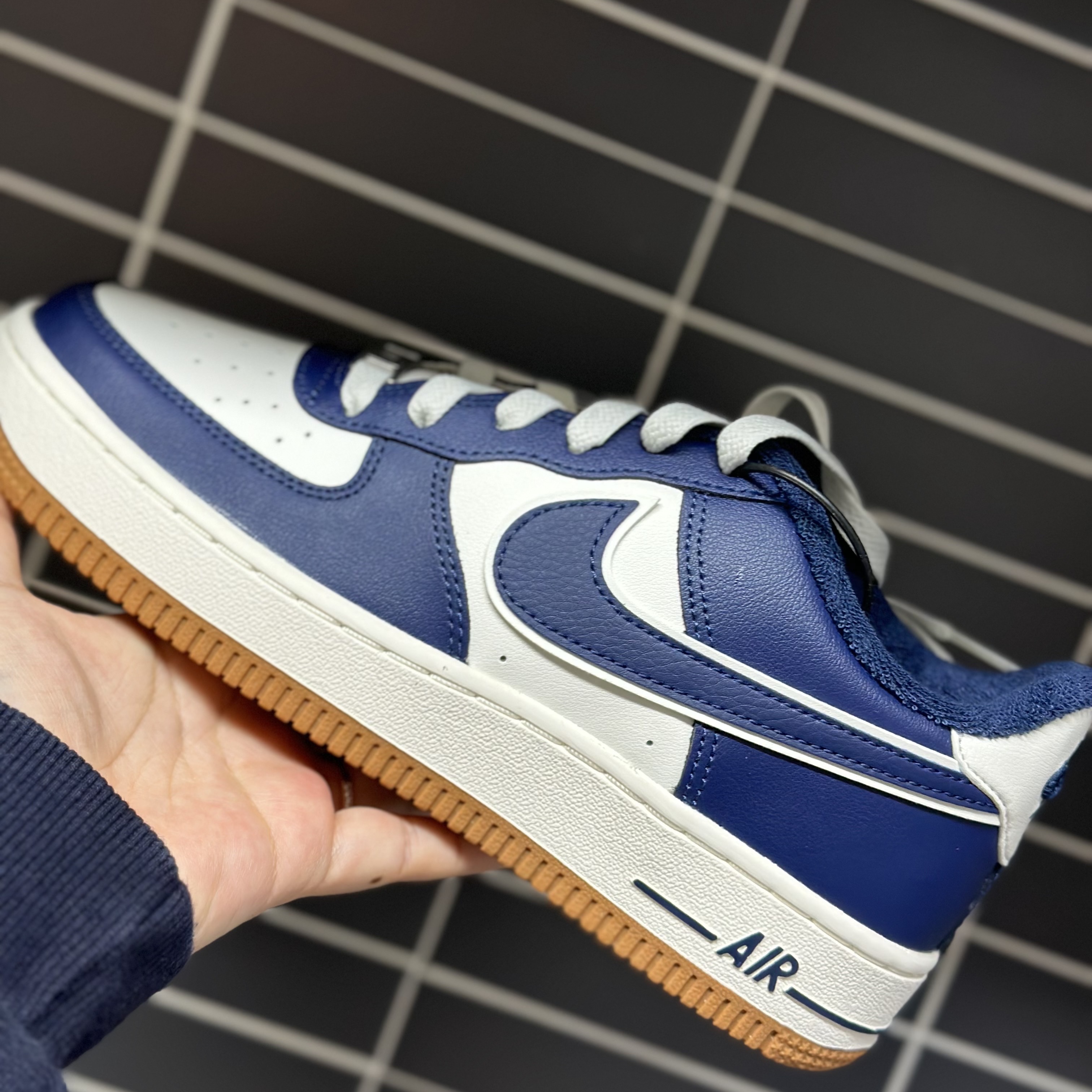 (GS) Nike Air Force 1 LV8 3 Midnight Navy 착용 스타일