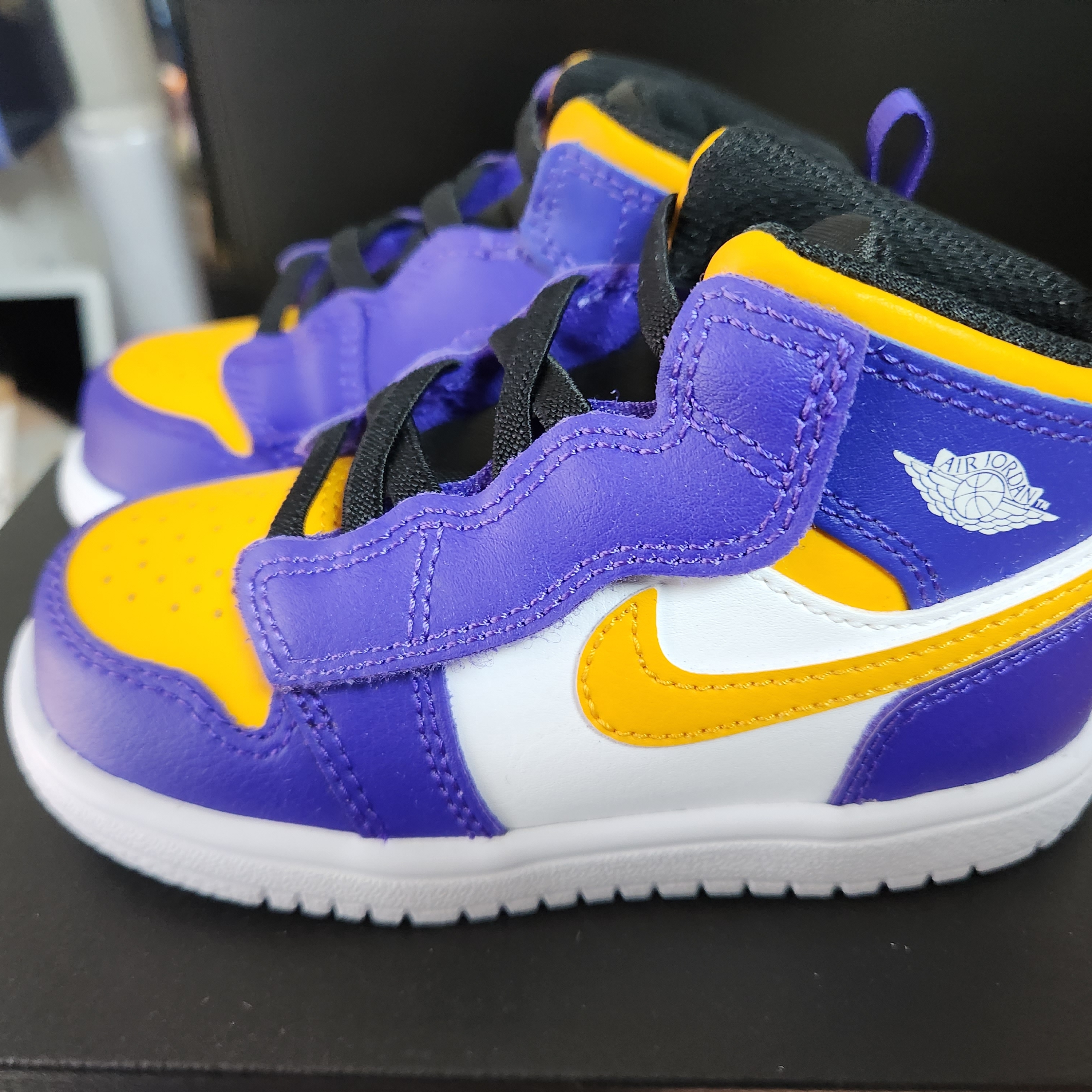 (TD) Jordan 1 Mid Alt Dark Concord Taxi 착용 스타일 - 3