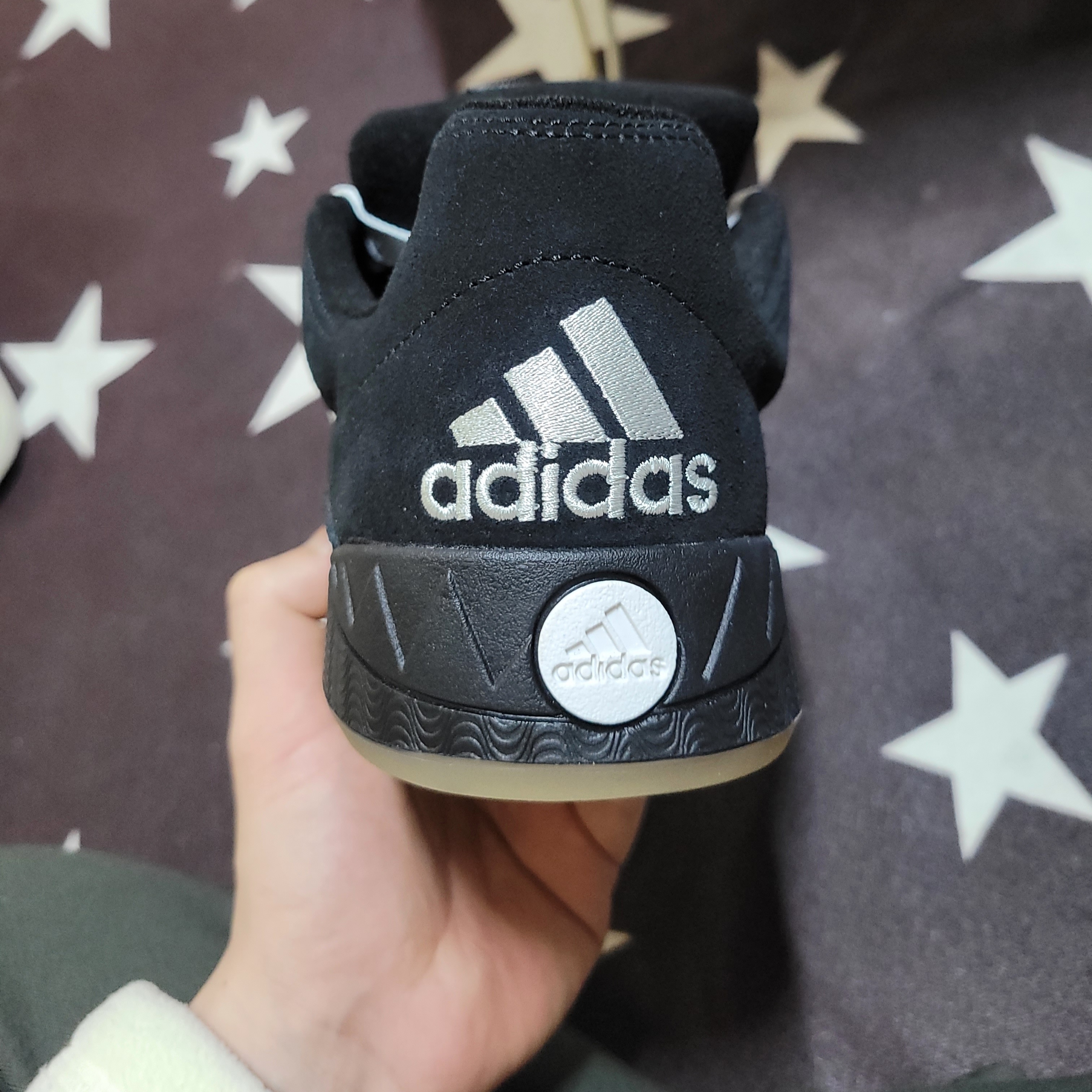 Adidas Adimatic Core Black Crystal White 착용 스타일 - 4