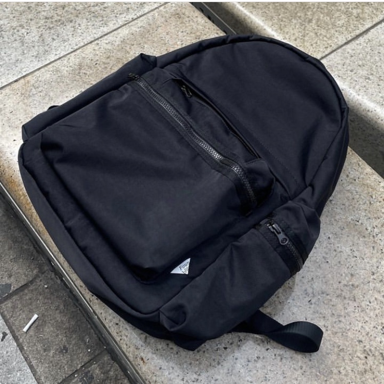 Found Pocket Worker Backpack Black 착용 스타일