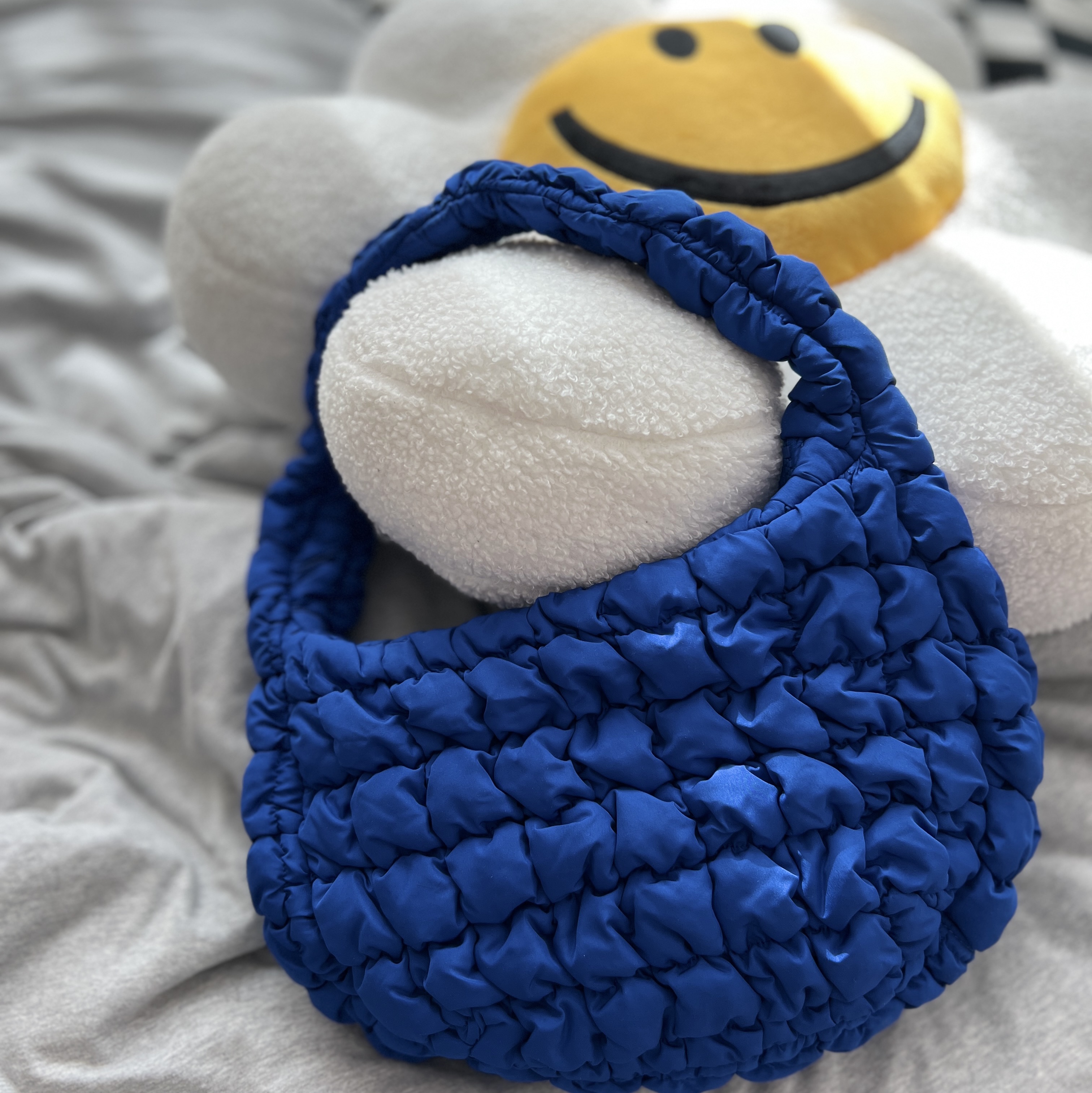 COS Quilted Mini Bag Blue 착용 스타일