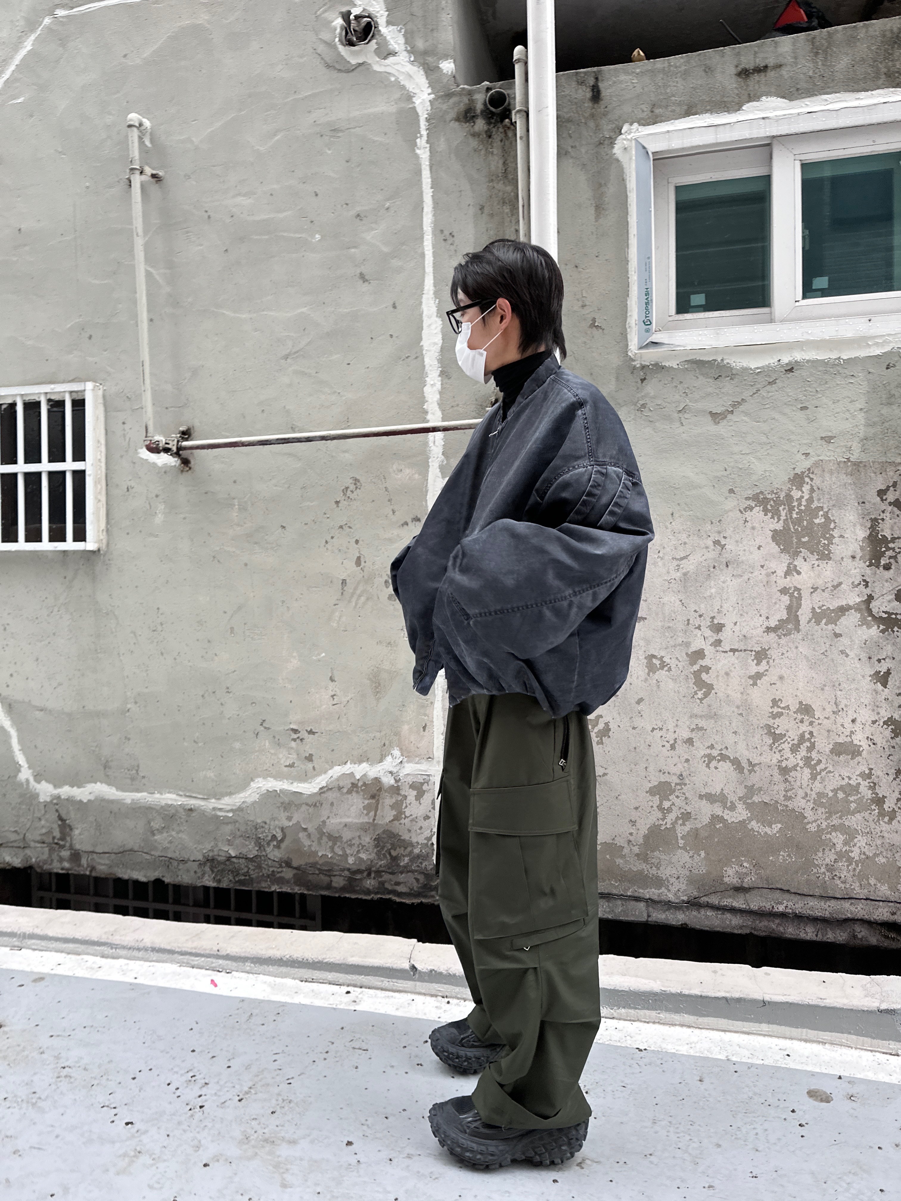 Nonnod x Undermycar Esker Jacket Distressed Midnight, Balenciaga Defender Sneakers Black 착용 스타일 - 3
