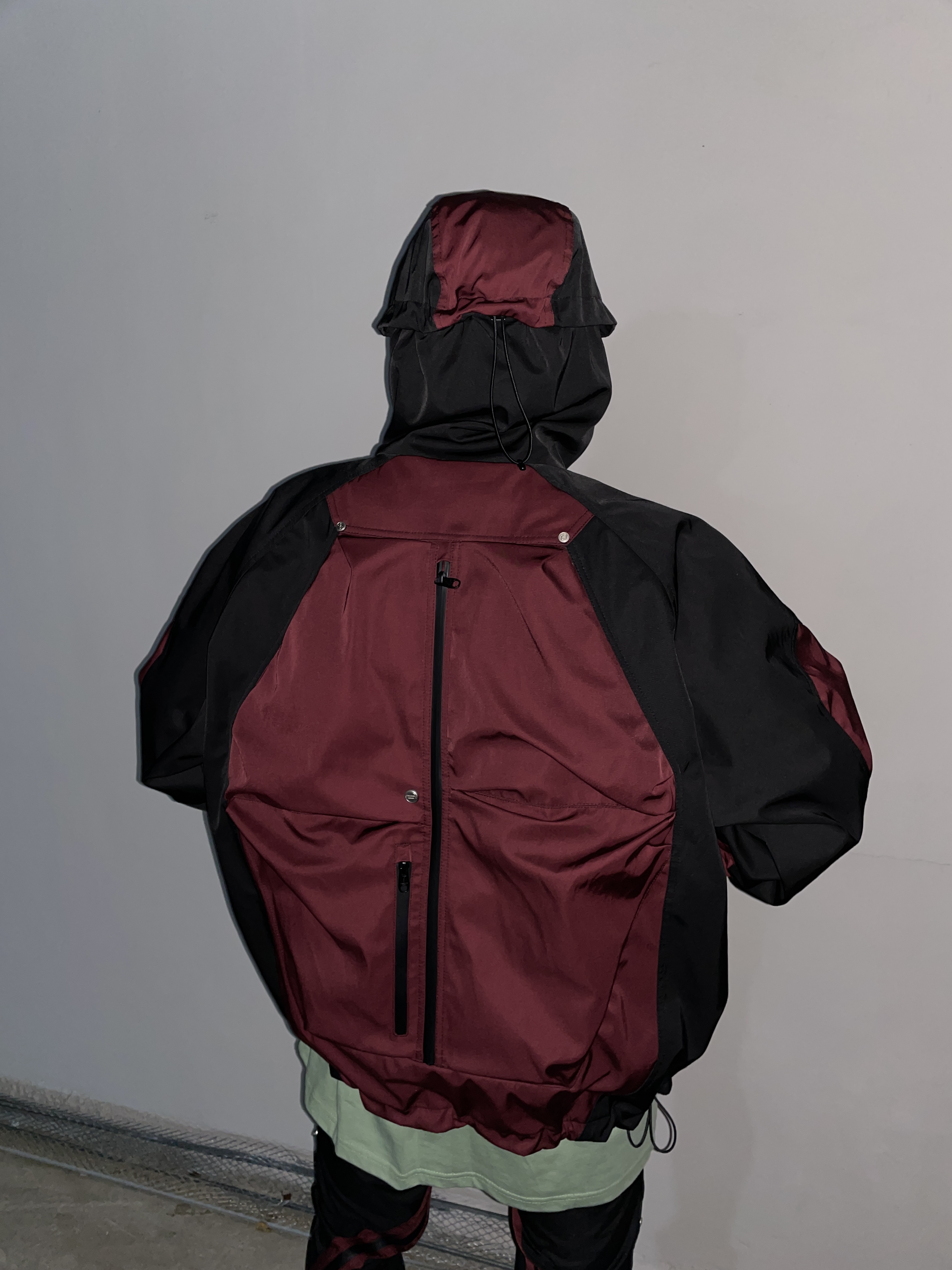 Undermycar Kame Multi Zip Turtle Shell Parka Hot Rod - 22FW, Balenciaga Runner Sneakers Grey Burgundy 착용 스타일 - 1