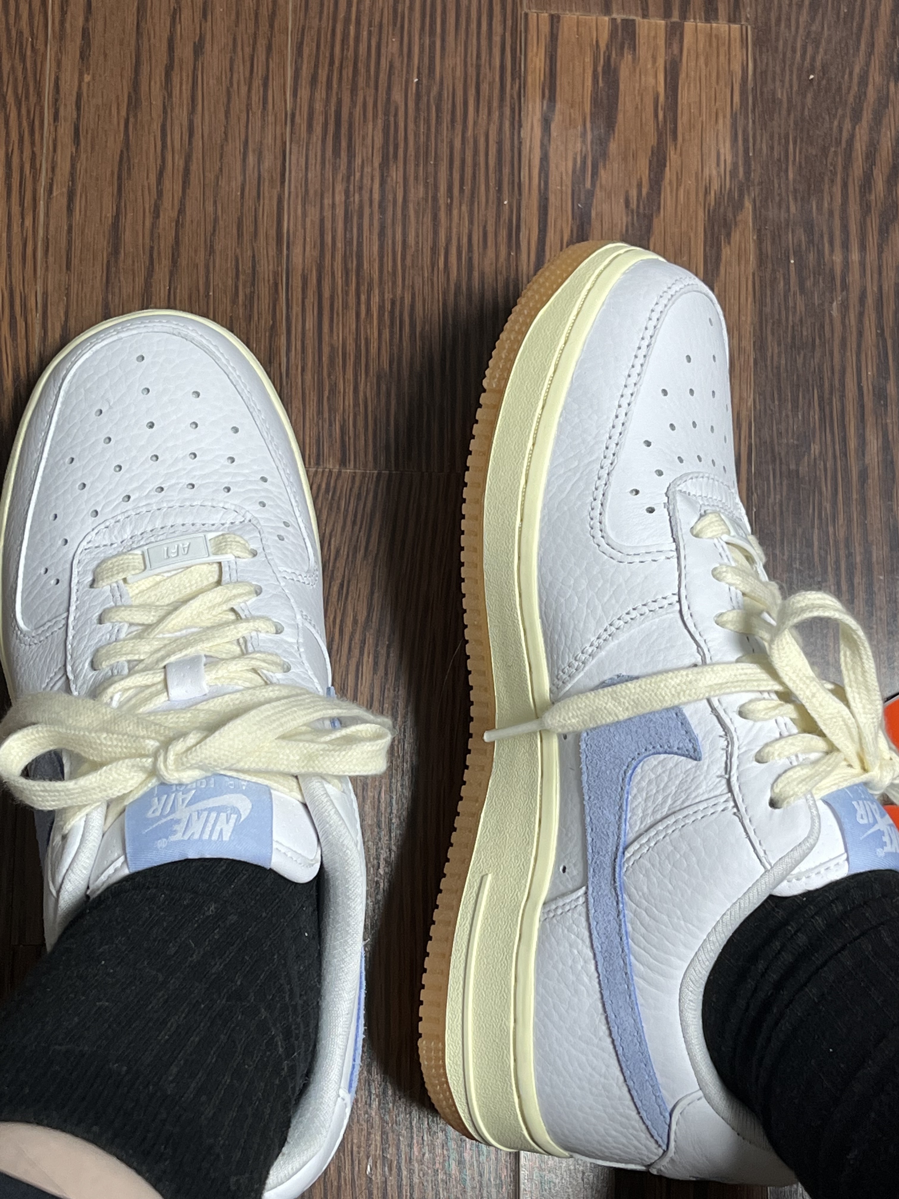 (W) Nike Air Force 1 '07 White Alabaster 착용 스타일 - 2