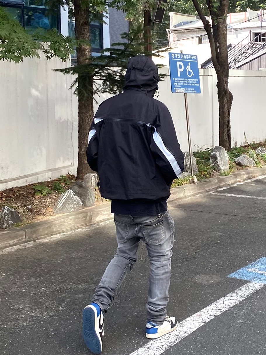Undermycar Legion.03 Slim Fit Blue Stitch Washed Jeans Washed Gray 착용 스타일 - 2