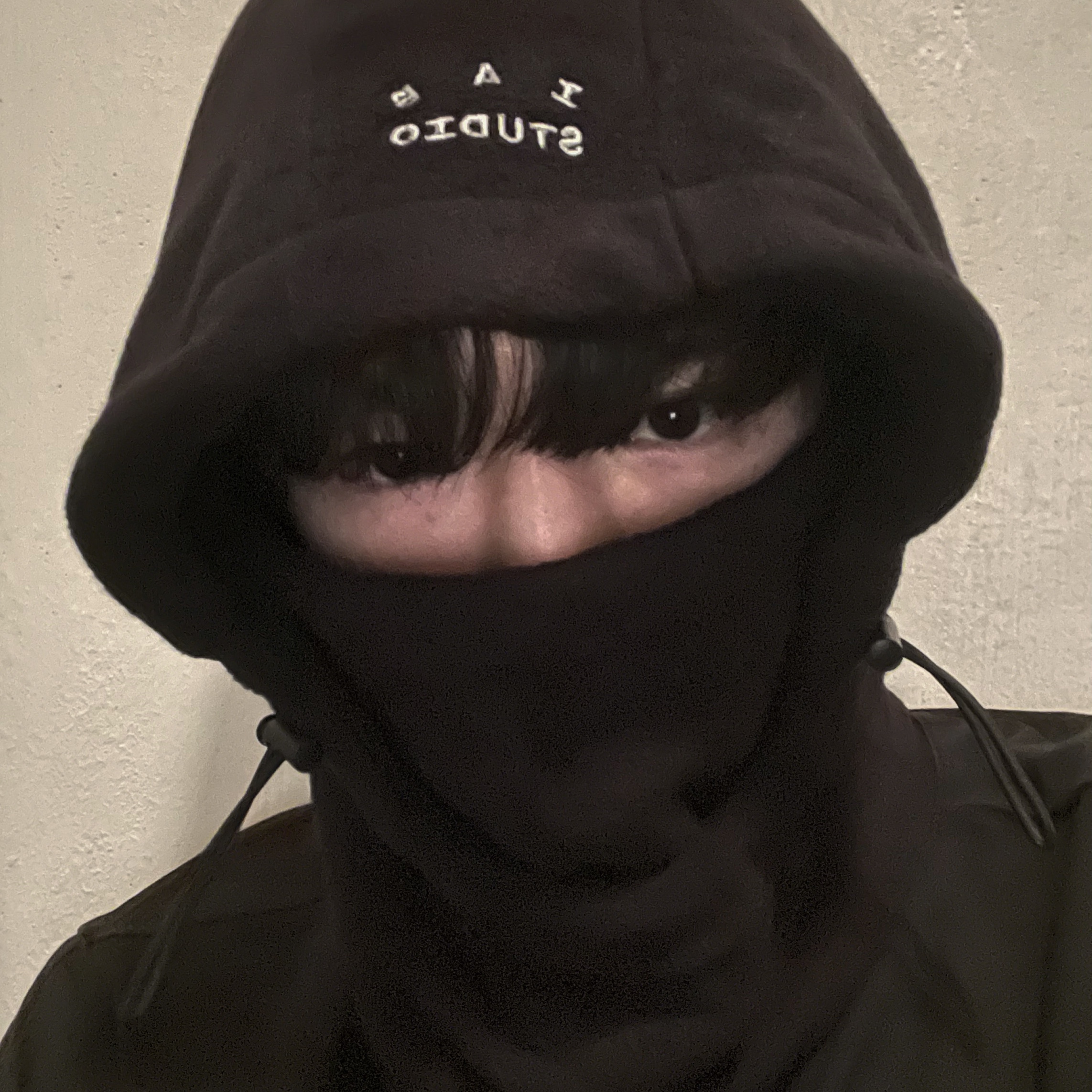 IAB Studio x Thor Balaclava & 1L Container Pack Black 착용 스타일 - 2