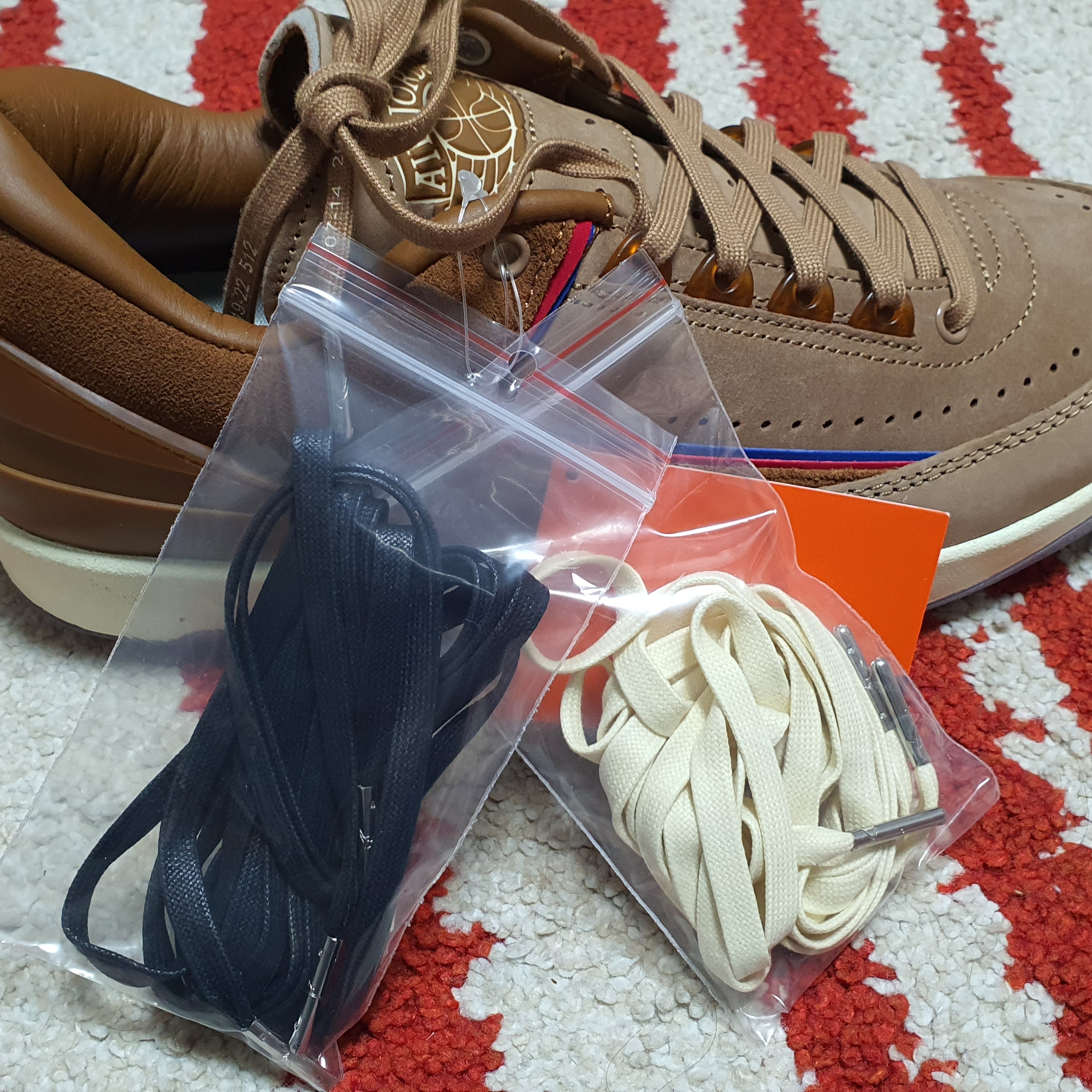 Jordan 2 x Two 18 Retro Low Rocky Tan 착용 스타일 - 5