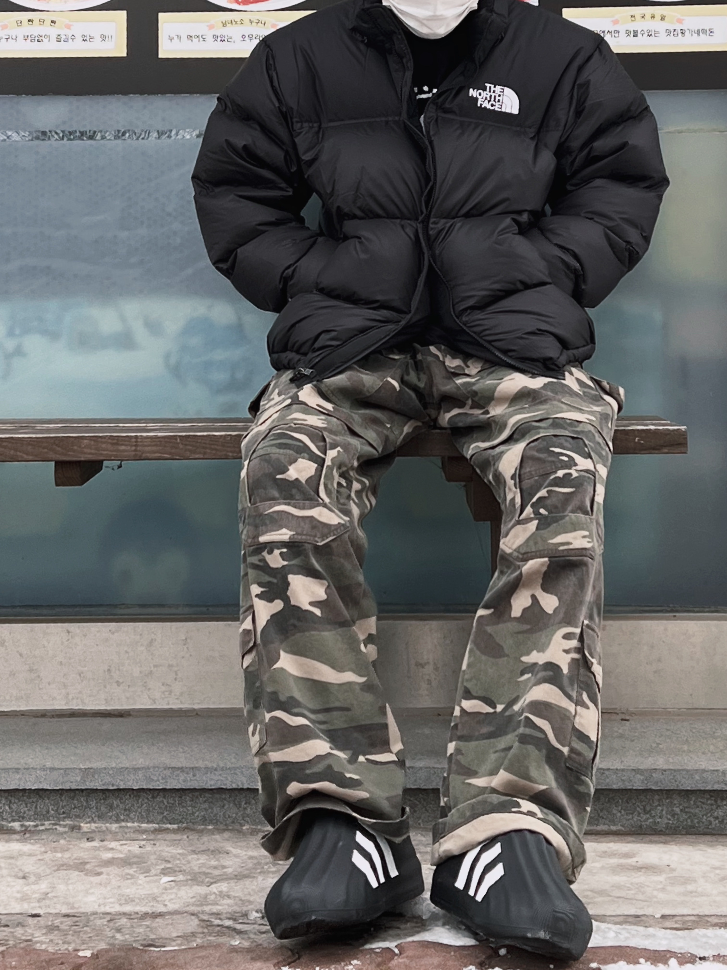 Adidas Adifom Superstar Core Black Cloud White, The North Face 1996 Eco Nuptse Jacket Black 착용 스타일