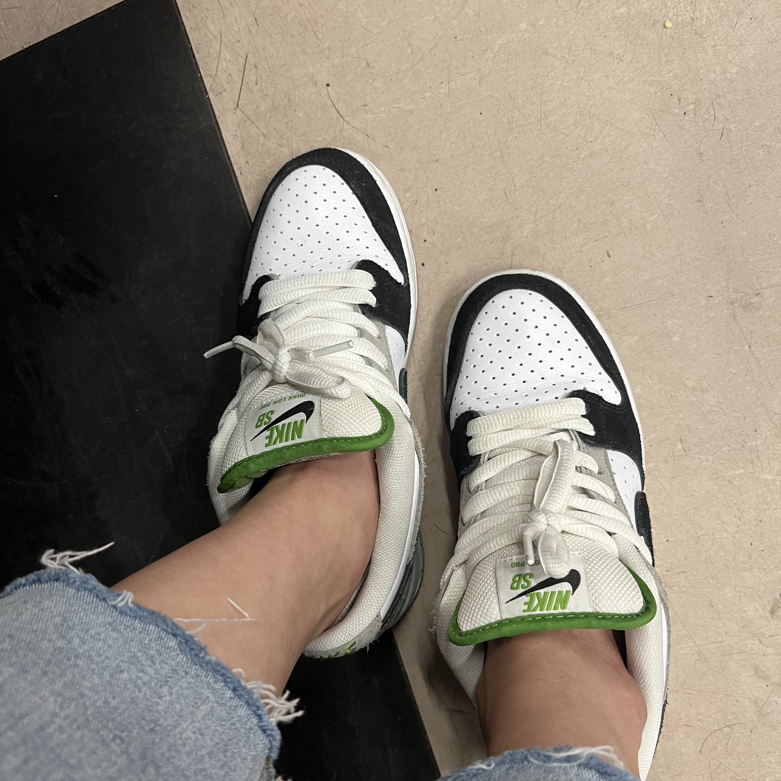 Nike SB Dunk Low Pro Chlorophyll 착용 스타일 - 1