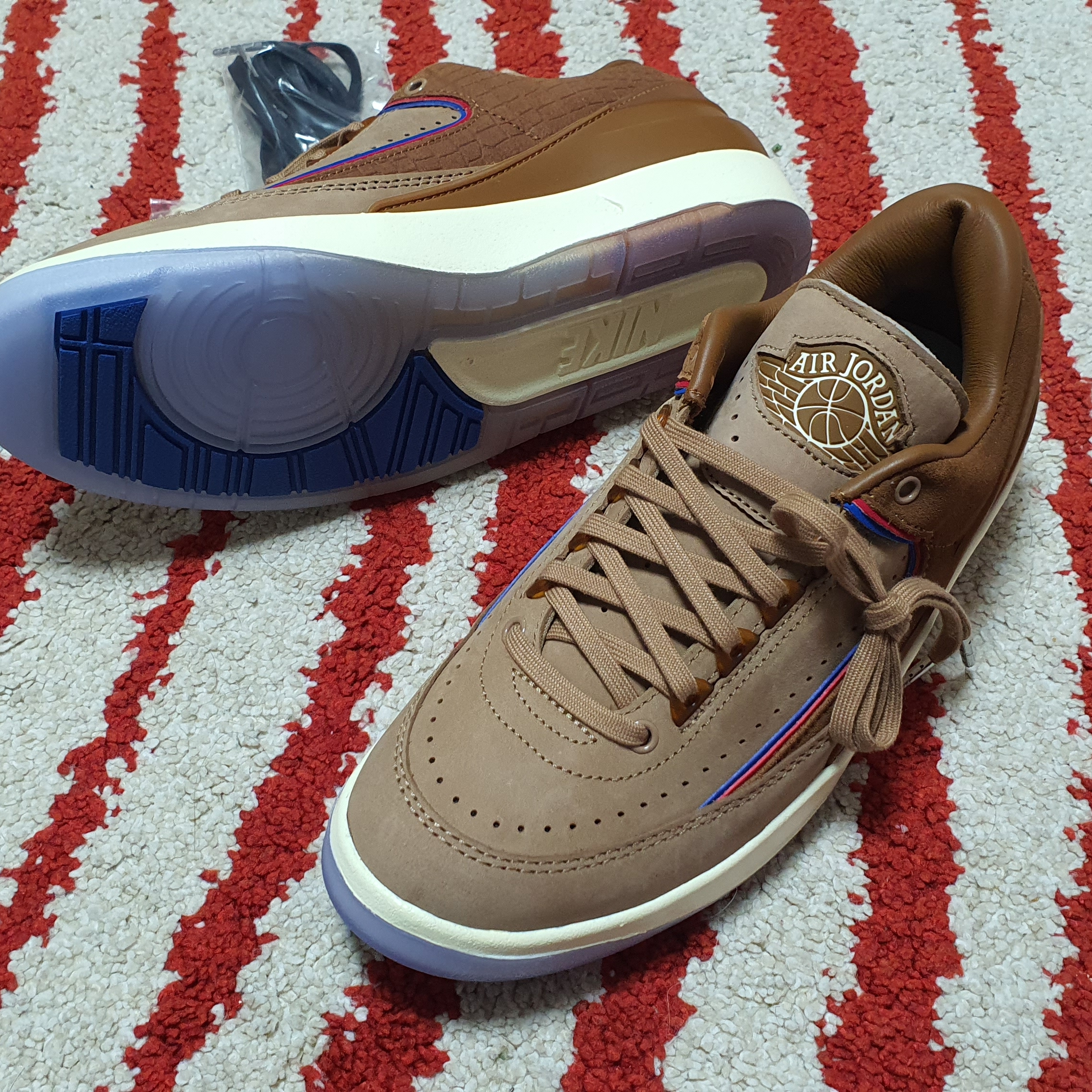 Jordan 2 x Two 18 Retro Low Rocky Tan 착용 스타일 - 3