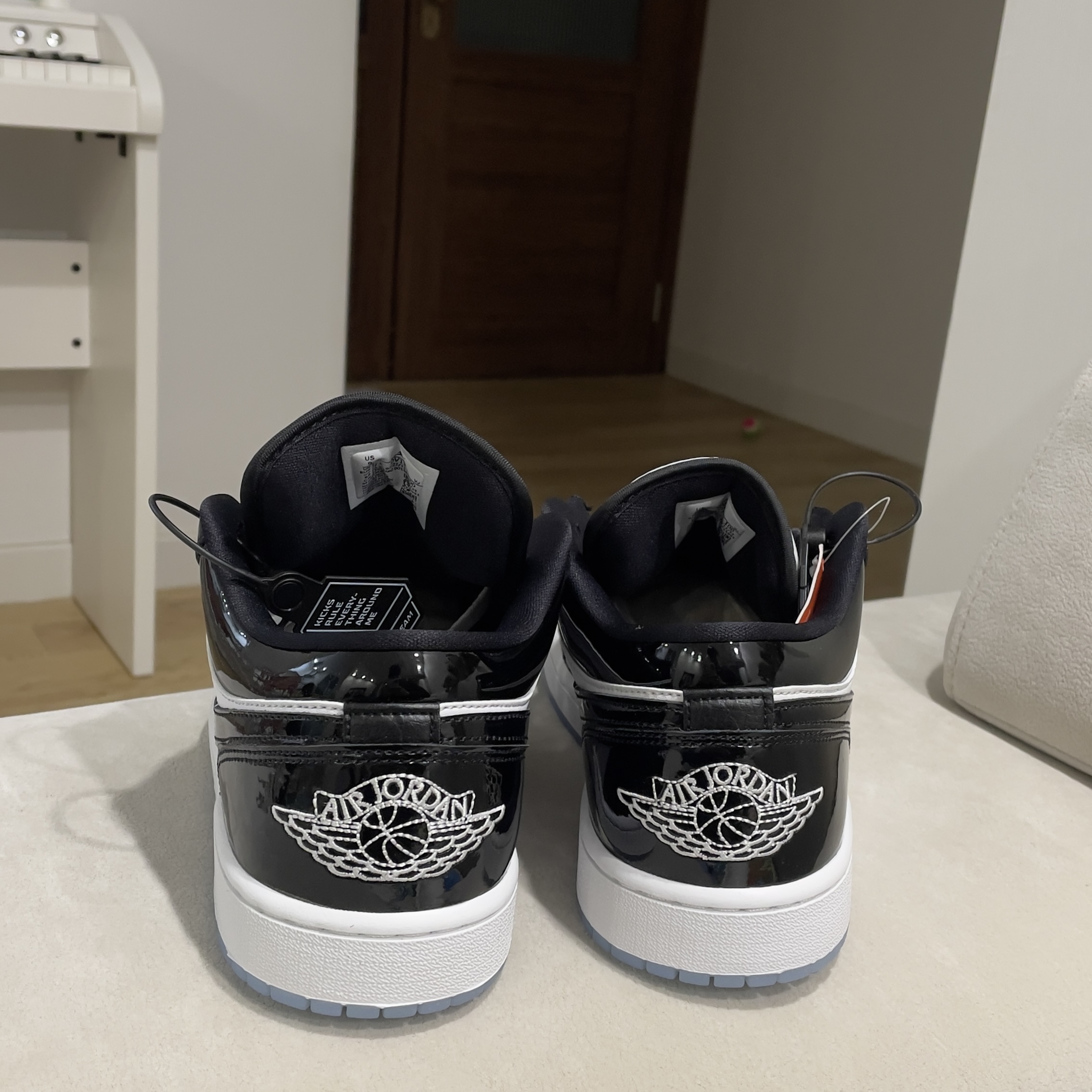 Jordan 1 Low SE Concord 착용 스타일 - 3