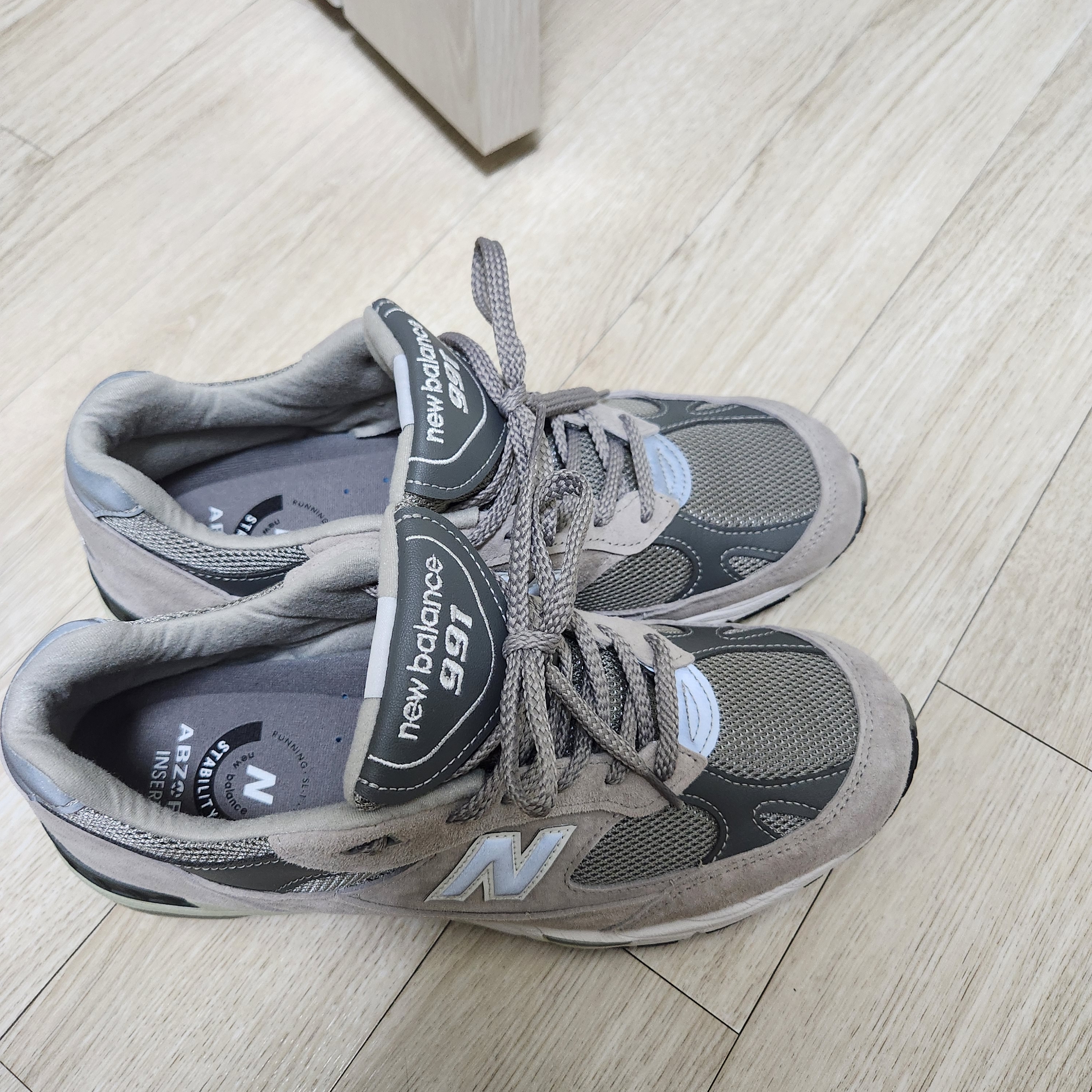 New Balance 991 Made in UK Grey 착용 스타일