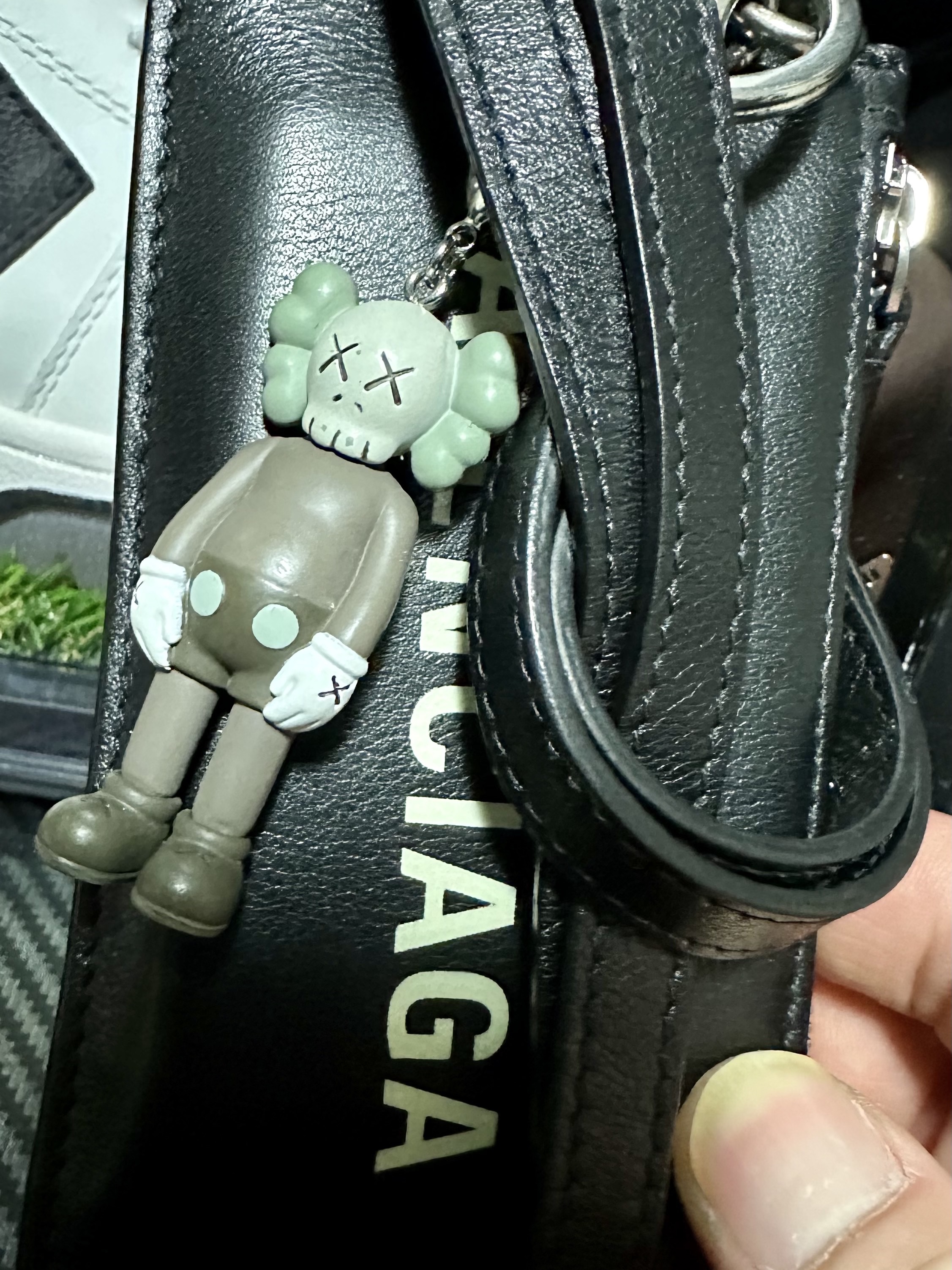Kaws Tokyo First Companion Keychain Brown, Balenciaga Cash Keyring Card Case Black - 21FW 착용 스타일