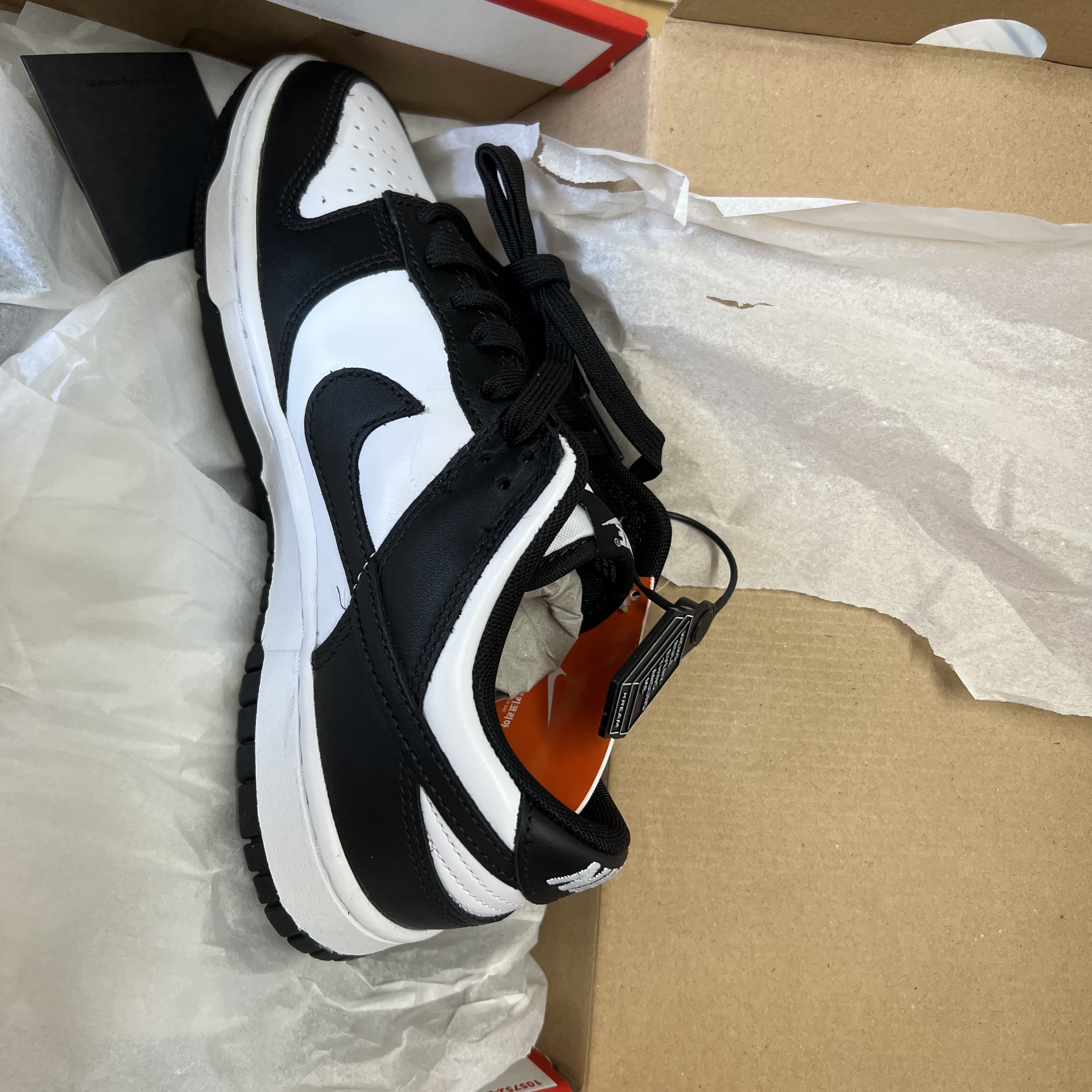 Nike Dunk Low Retro Black 착용 스타일