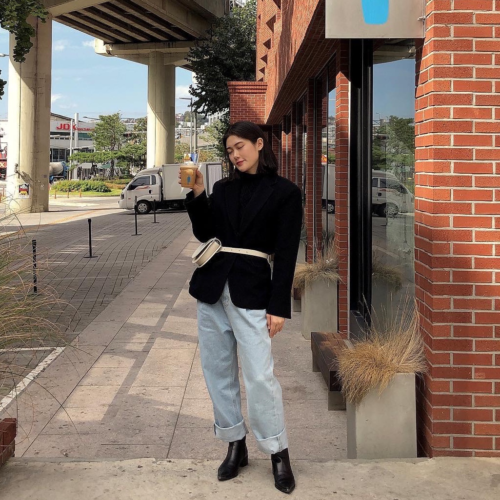 (W) Acne Studios Branded Leather Boots black black 착용 스타일