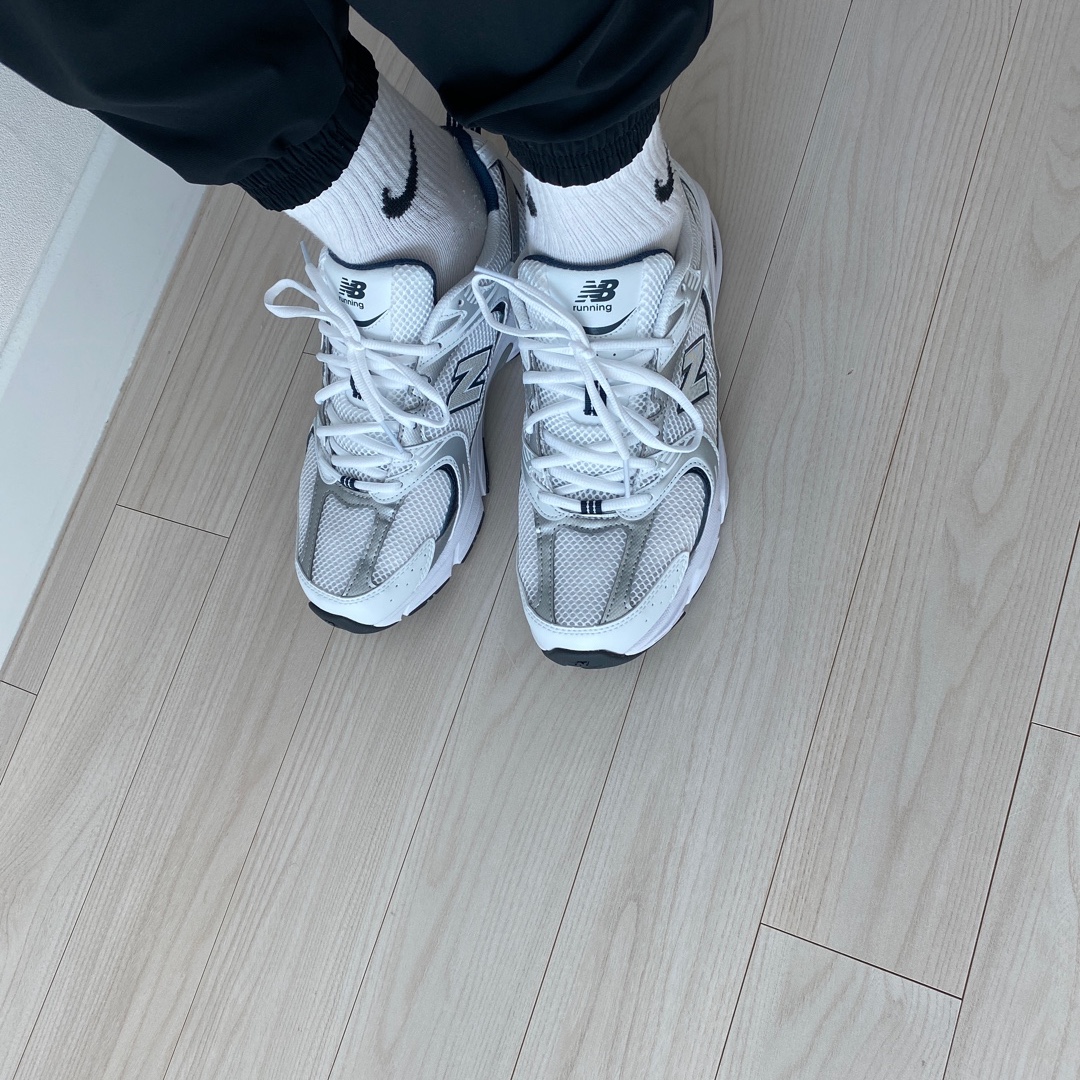 New Balance 530 White 착용 스타일