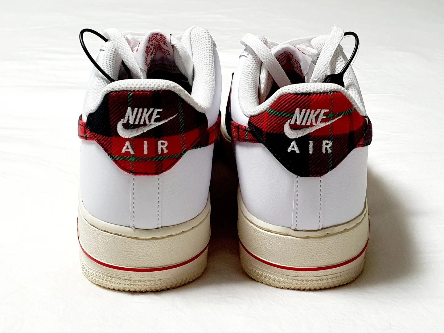 Nike Air Force 1 Low University Red Stadium Green 착용 스타일 - 4