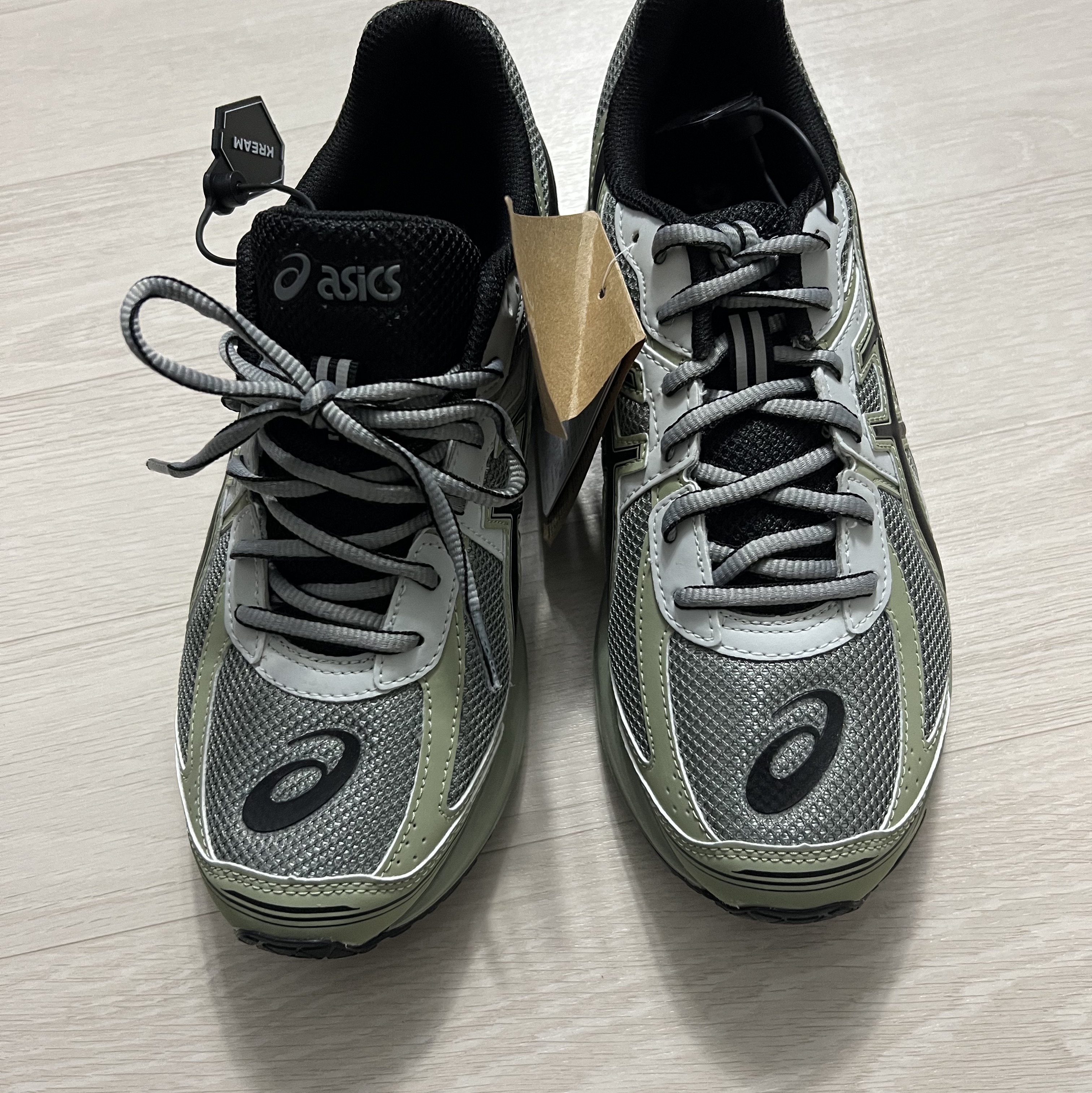 Asics Jog 100 S Sheet Rock - 2E Wide 착용 스타일