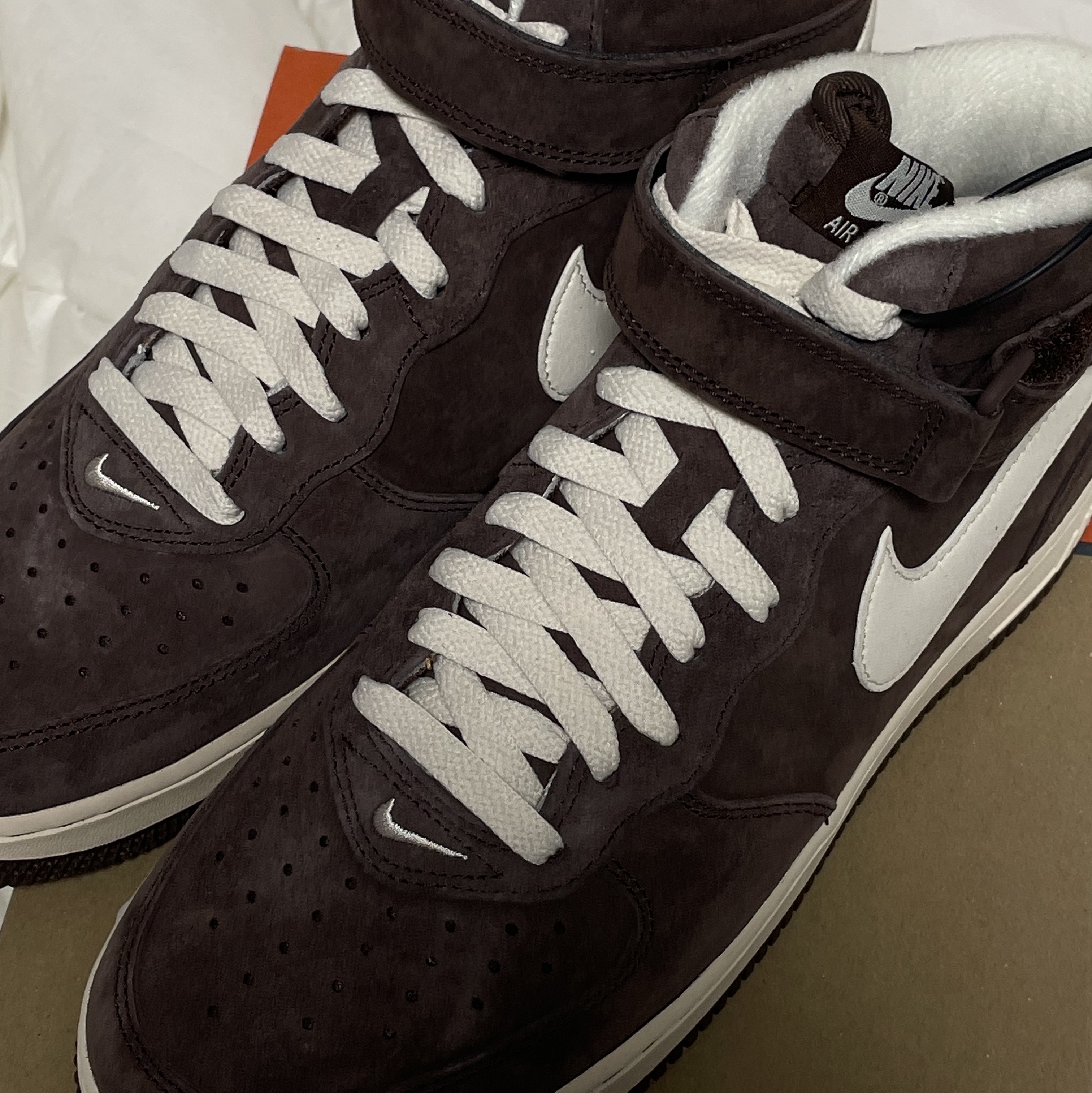 Nike Air Force 1 Mid '07 QS Chocolate 착용 스타일