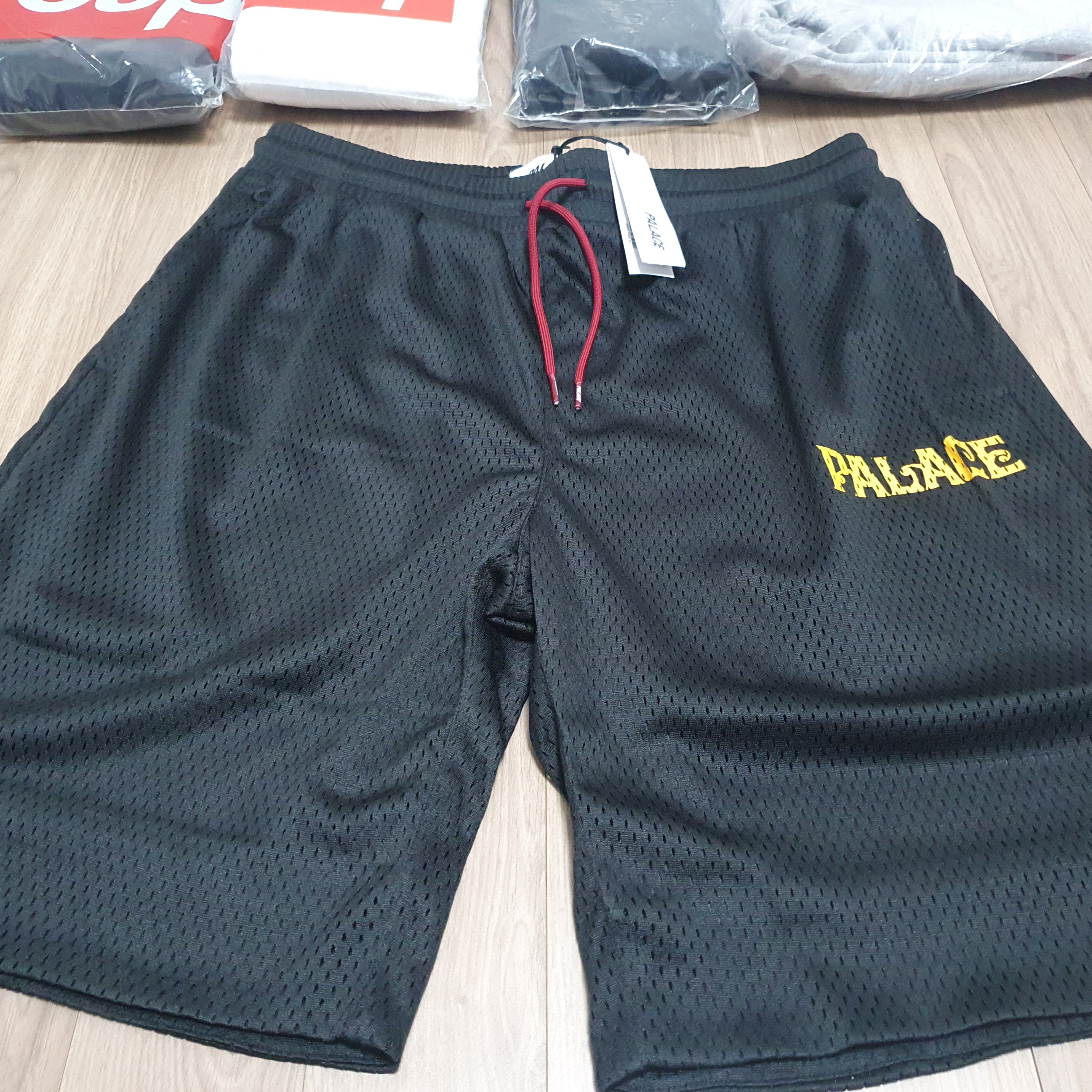 Palace Mesh Practice Shorts Black - 22SS 착용 스타일 - 2