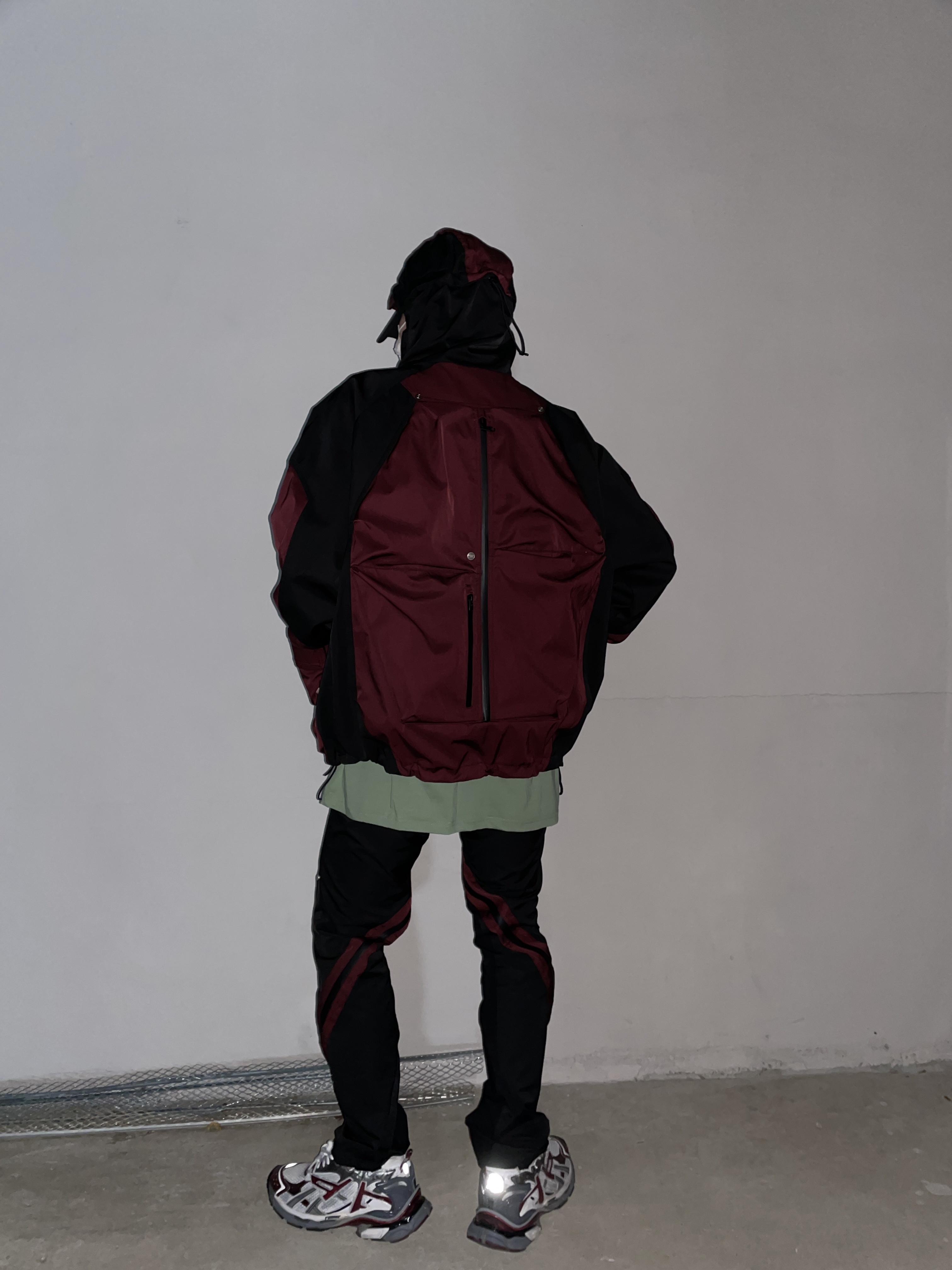 Undermycar Kame Multi Zip Turtle Shell Parka Hot Rod - 22FW, Balenciaga Runner Sneakers Grey Burgundy 착용 스타일 - 3