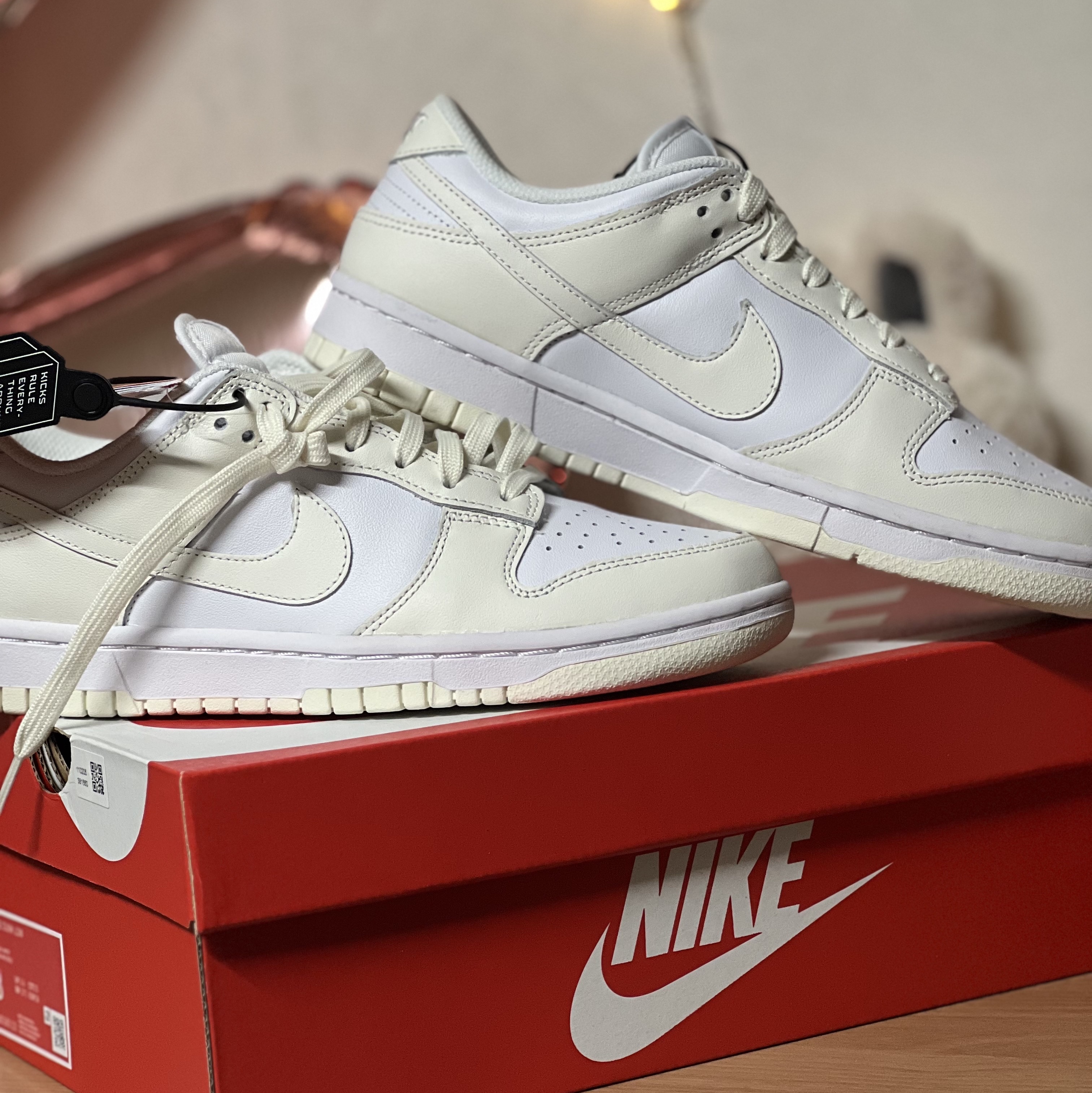 (W) Nike Dunk Low White and Sail 착용 스타일