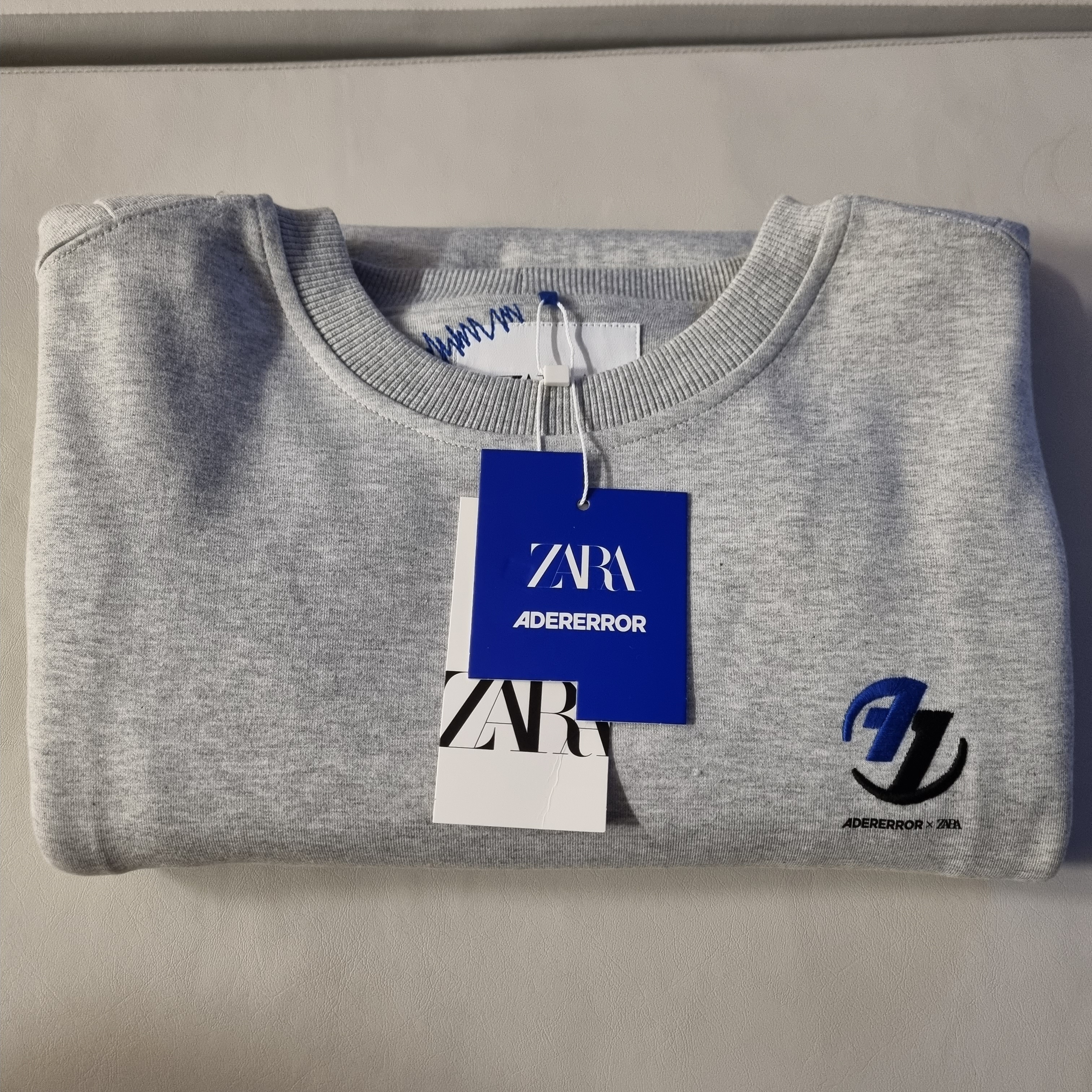 Zara x Ader Error Oversize Sweatshirt Grey 착용 스타일