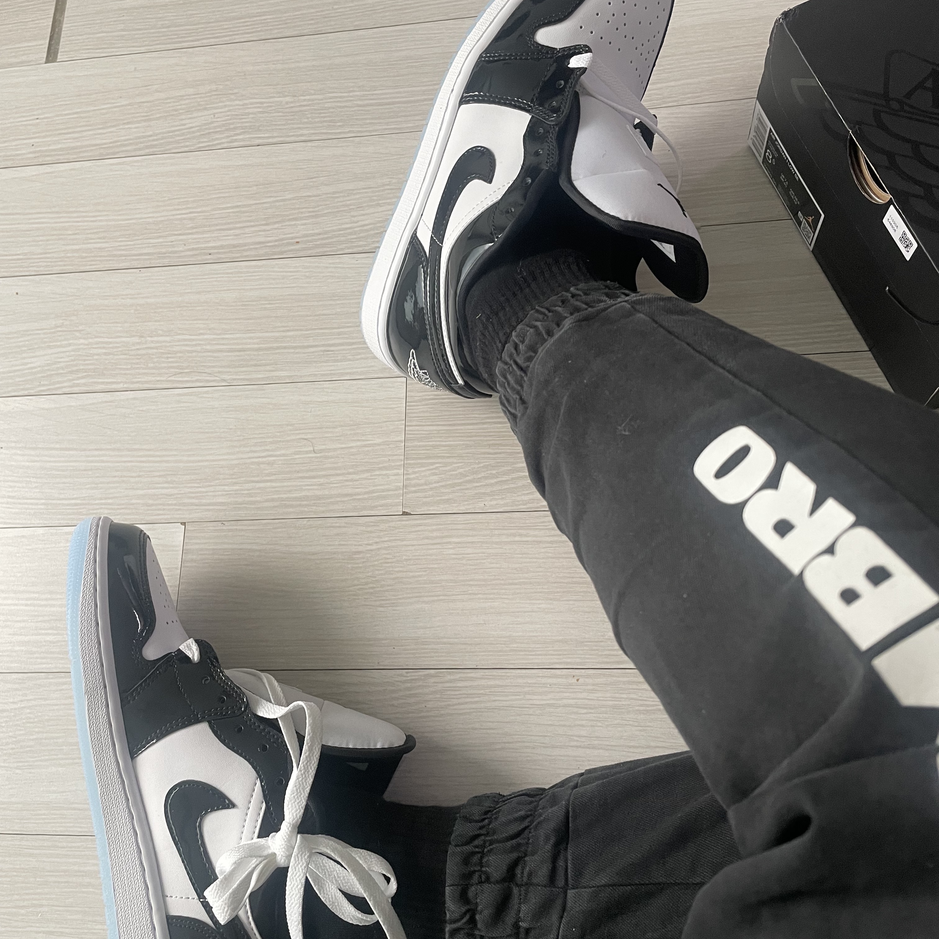 Jordan 1 Low SE Concord 착용 스타일 - 3