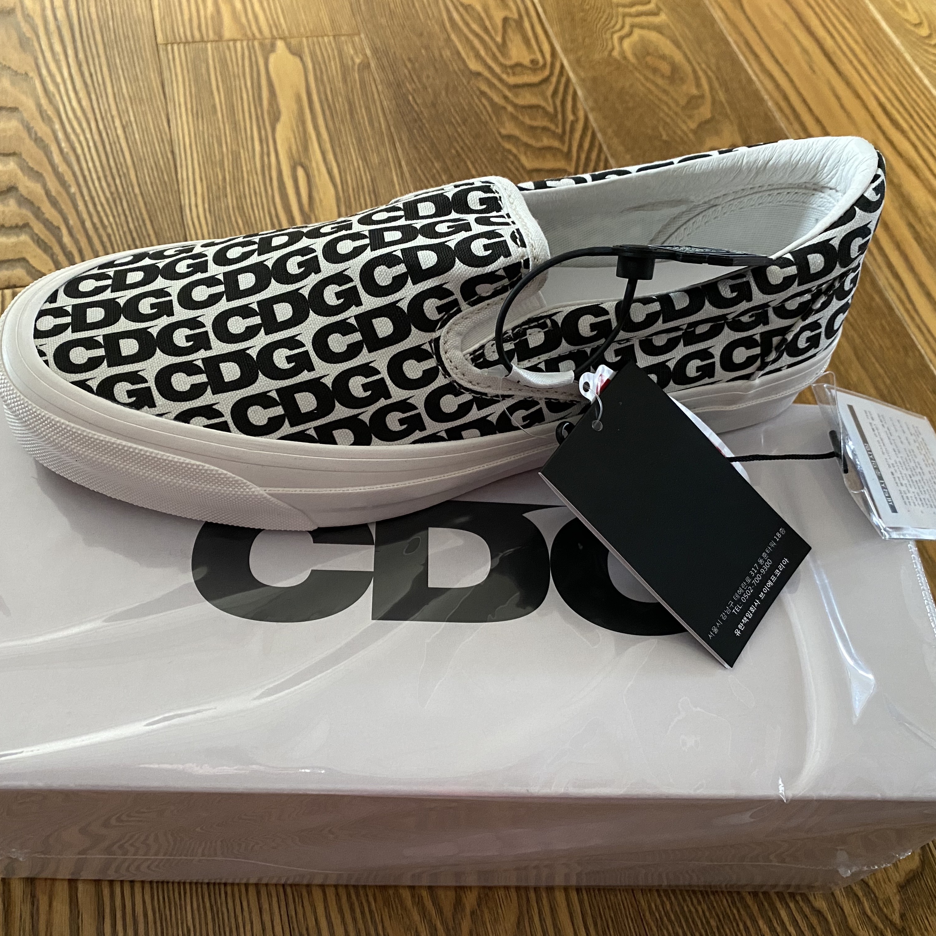 Vans Vault x CDG Slip-On LX White 착용 스타일