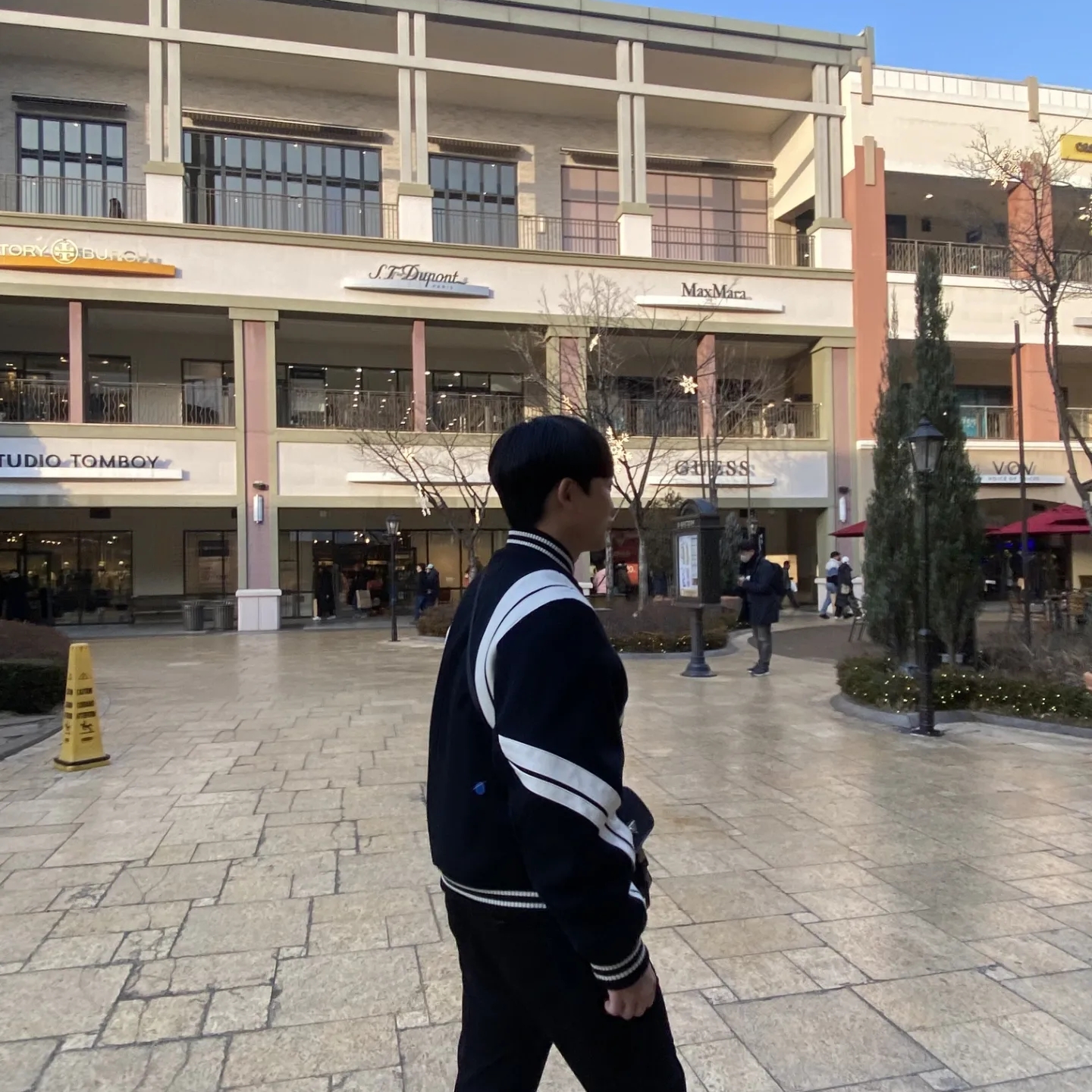 Ader Error Twit Jumper Noir 착용 스타일 - 2