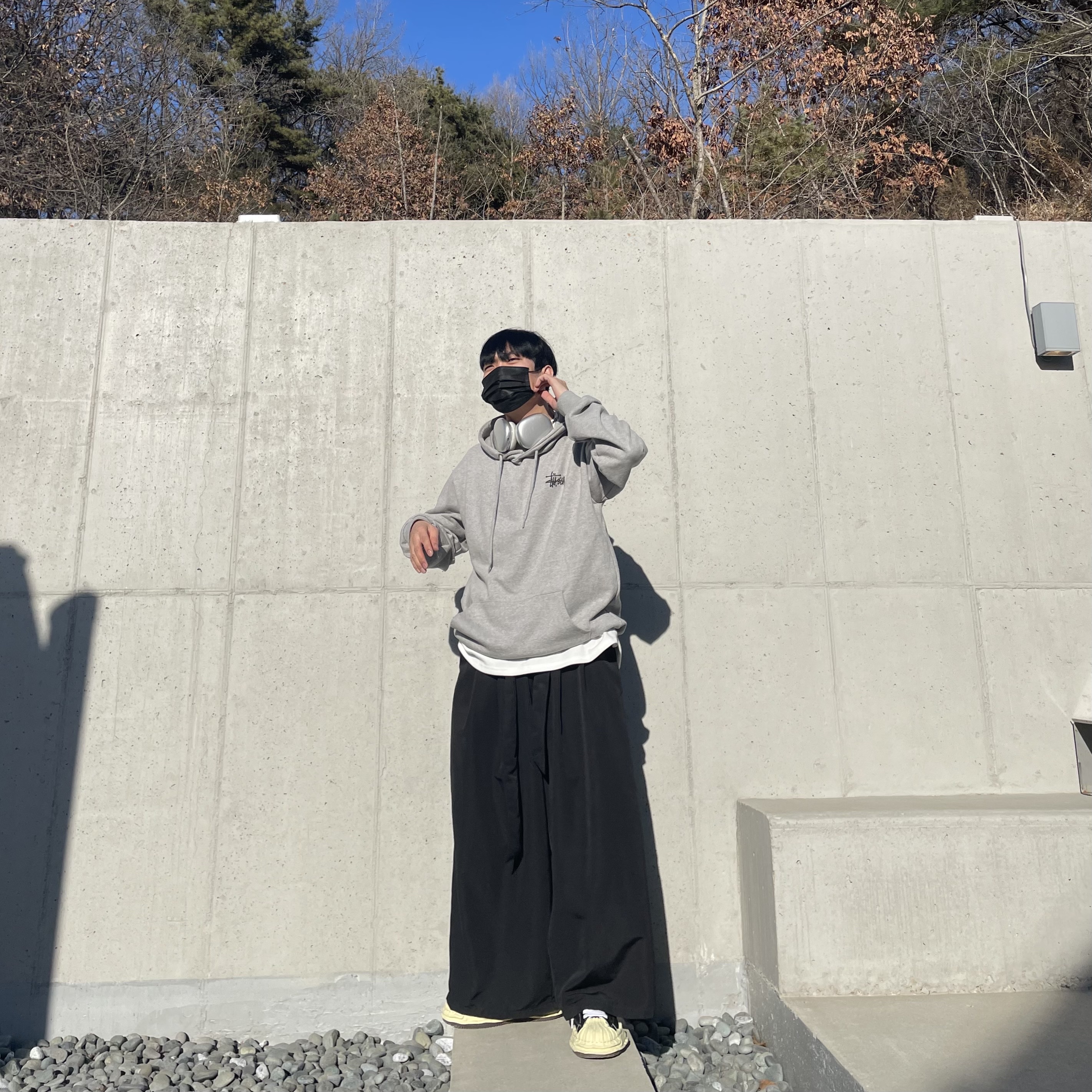 Maison Mihara Yasuhiro Blakey VL OG Sole Canvas Low-top Sneakers Black, Apple AirPods Max Lightning Silver (Korean Ver.) 착용 스타일 - 2