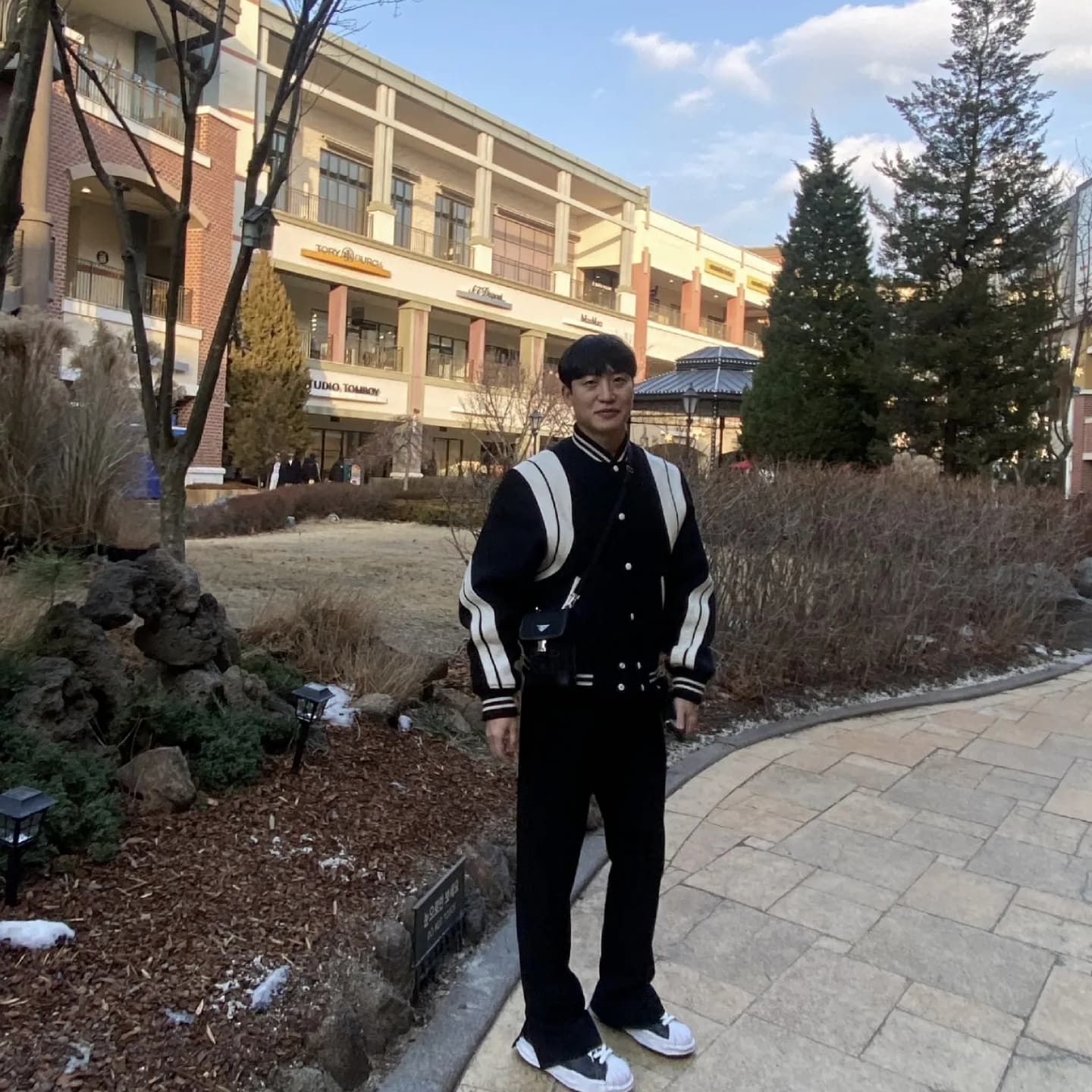 Ader Error Twit Jumper Noir 착용 스타일 - 1