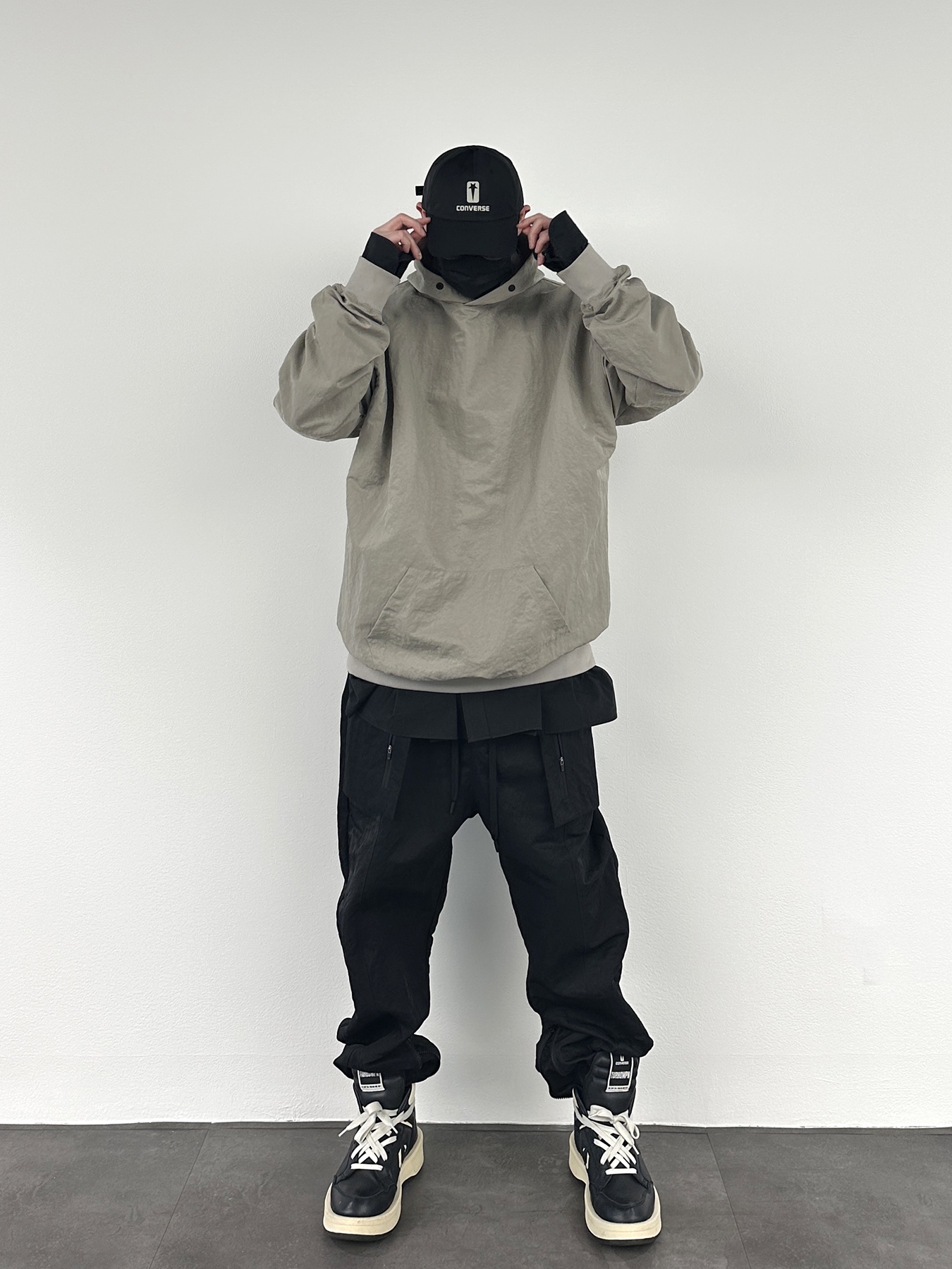 Converse x Drkshdw Turbowpn Black Cream, Converse x Drkshdw Dad Cap Black 착용 스타일 - 1