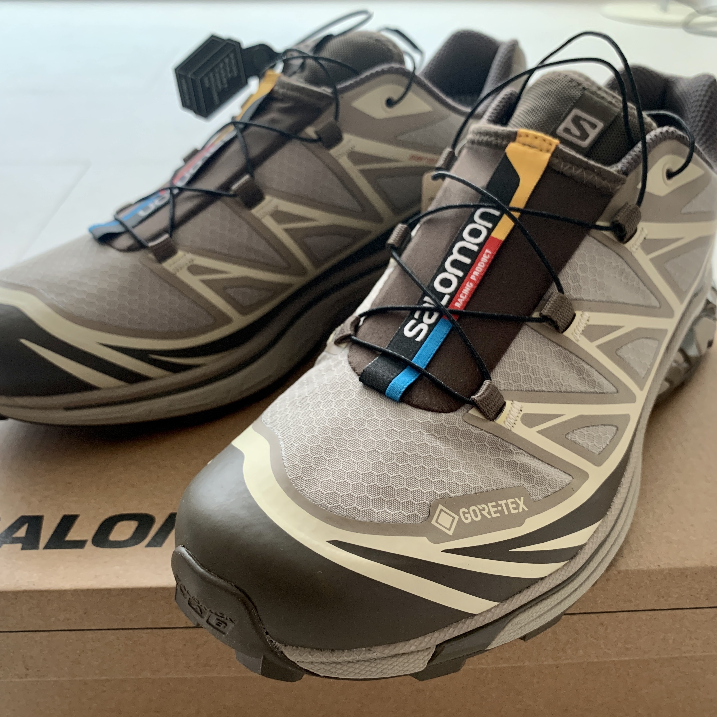 Salomon XT-6 Gore-Tex Vintage Khaki 착용 스타일 - 1